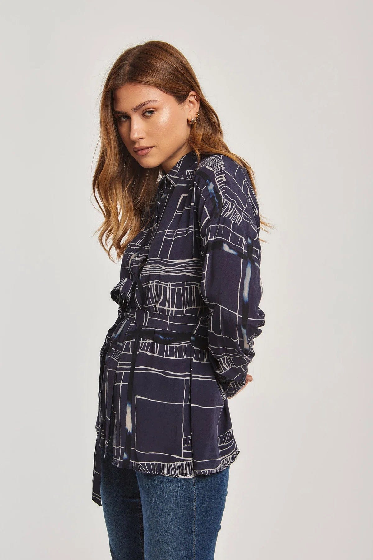 داليدرس بلوزة نسائية بنمط مربعات أسود سحلبي