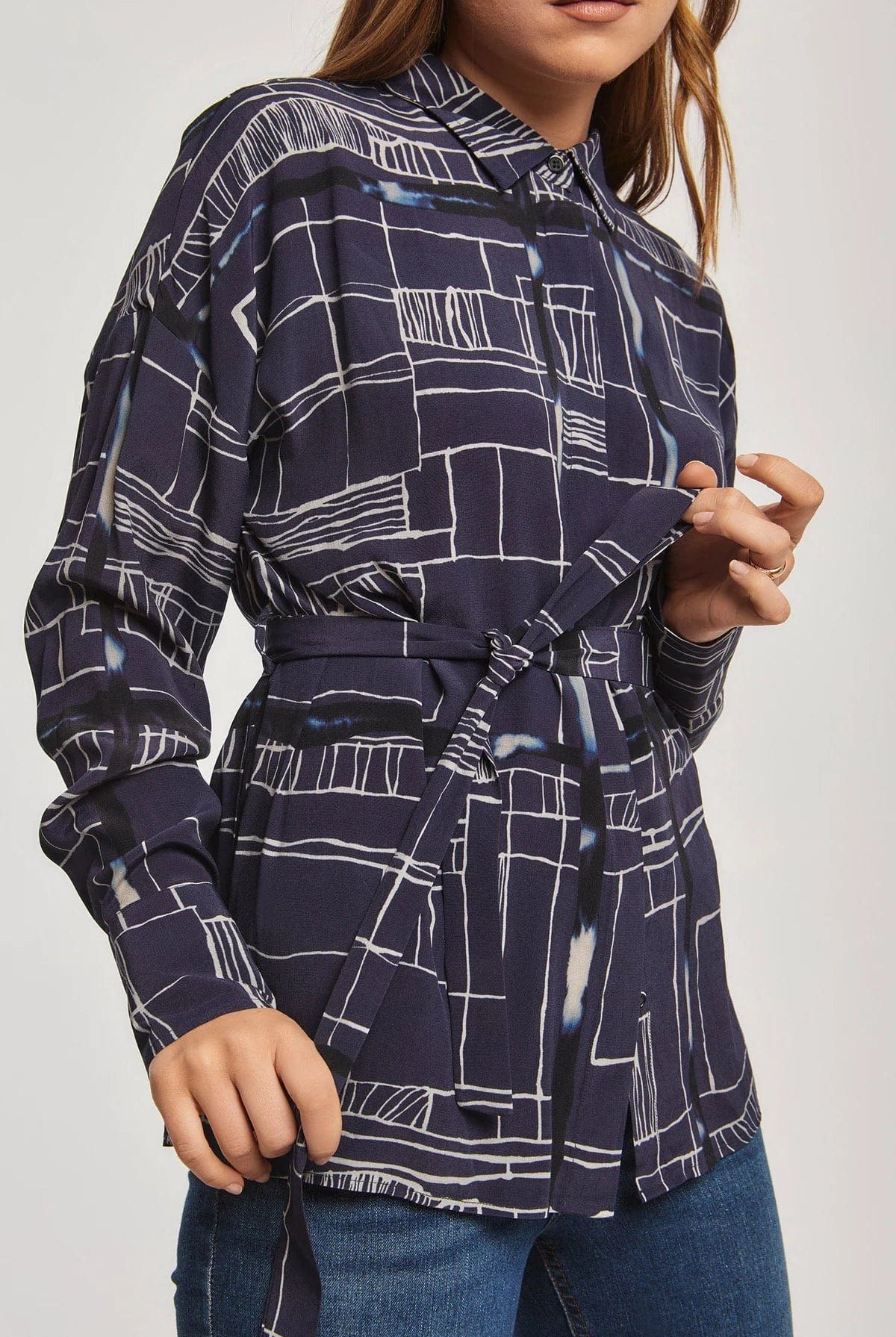 داليدرس بلوزة نسائية بنمط مربعات أسود سحلبي