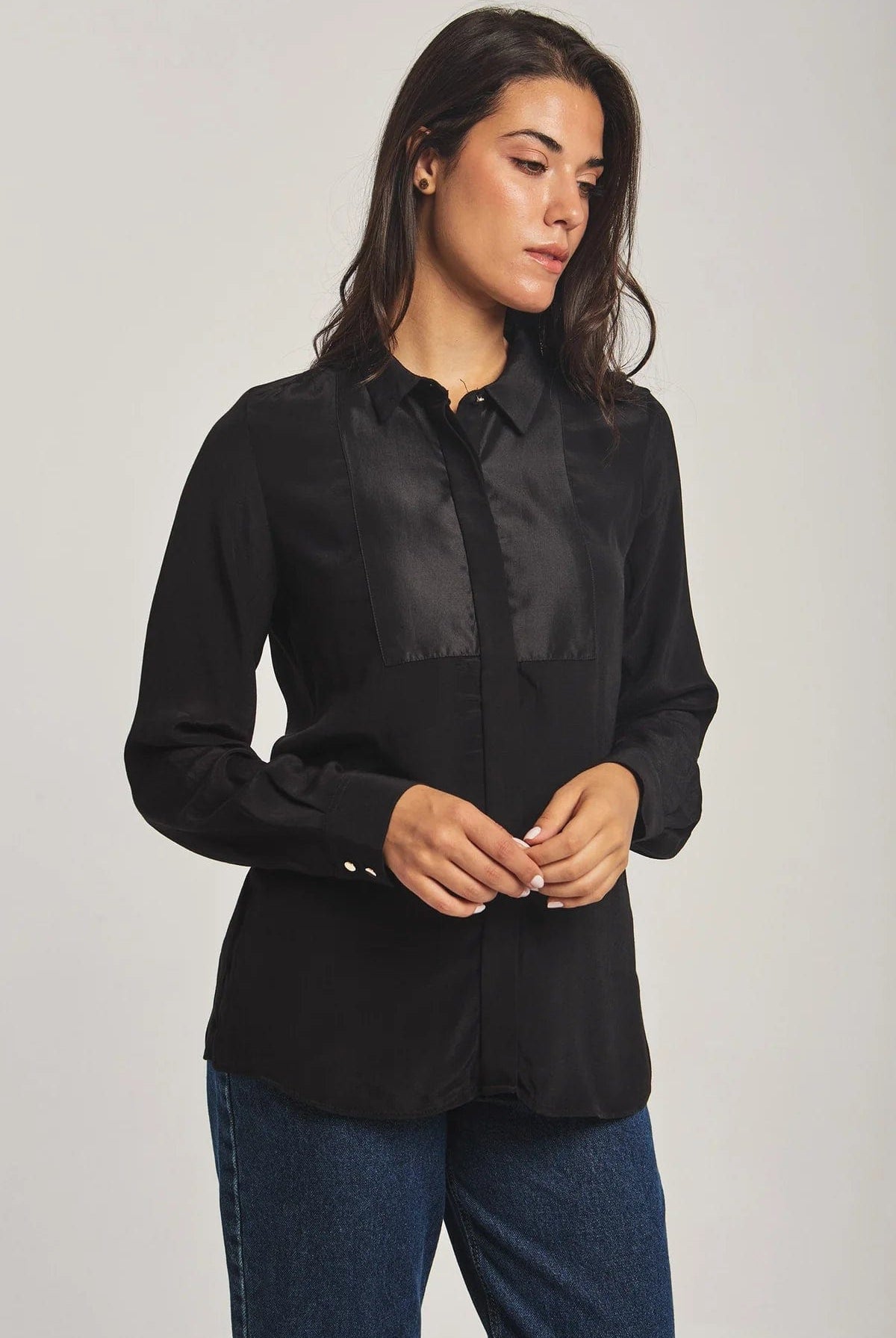 داليدرس بلوزة نسائية سادة على شكل قميص