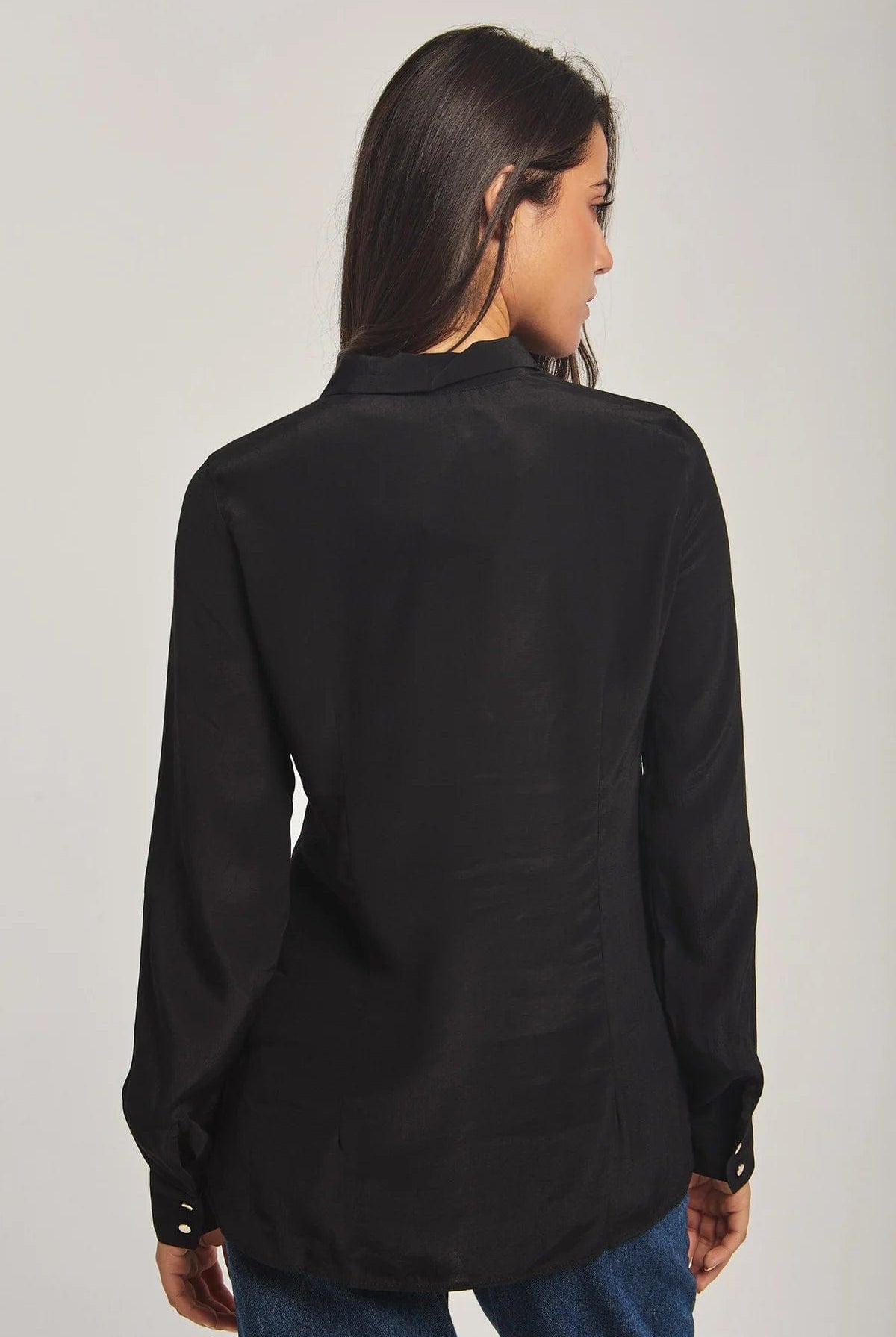 داليدرس بلوزة نسائية سادة على شكل قميص