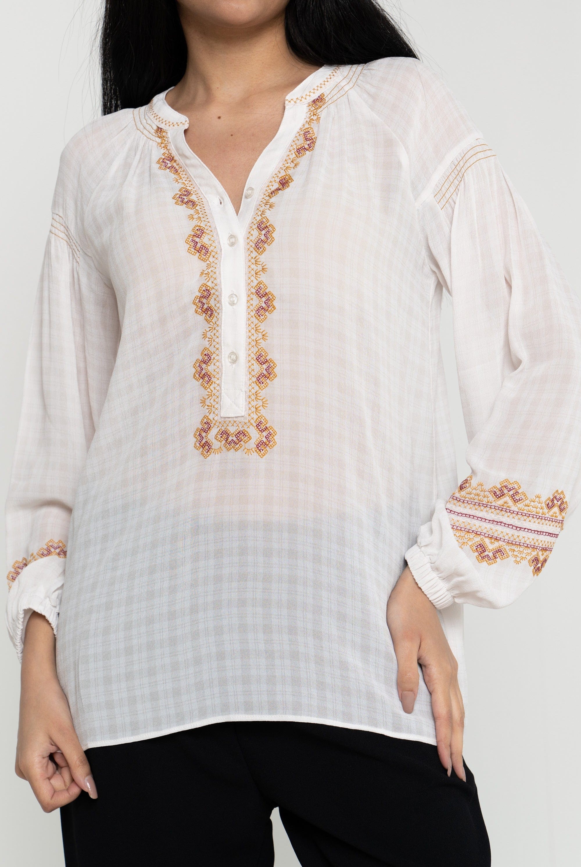 داليدرس بلوزة مطرزة نسائية