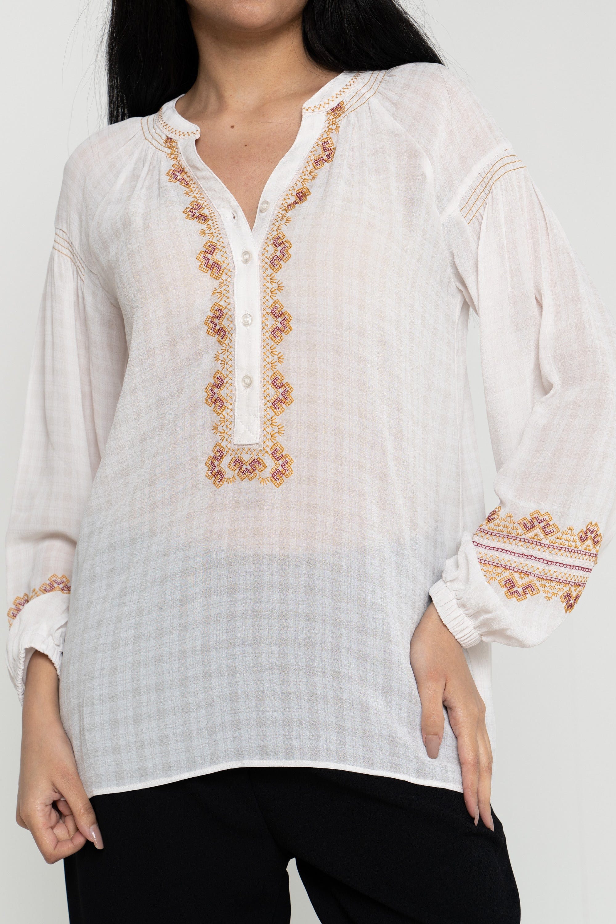 داليدرس بلوزة مطرزة نسائية