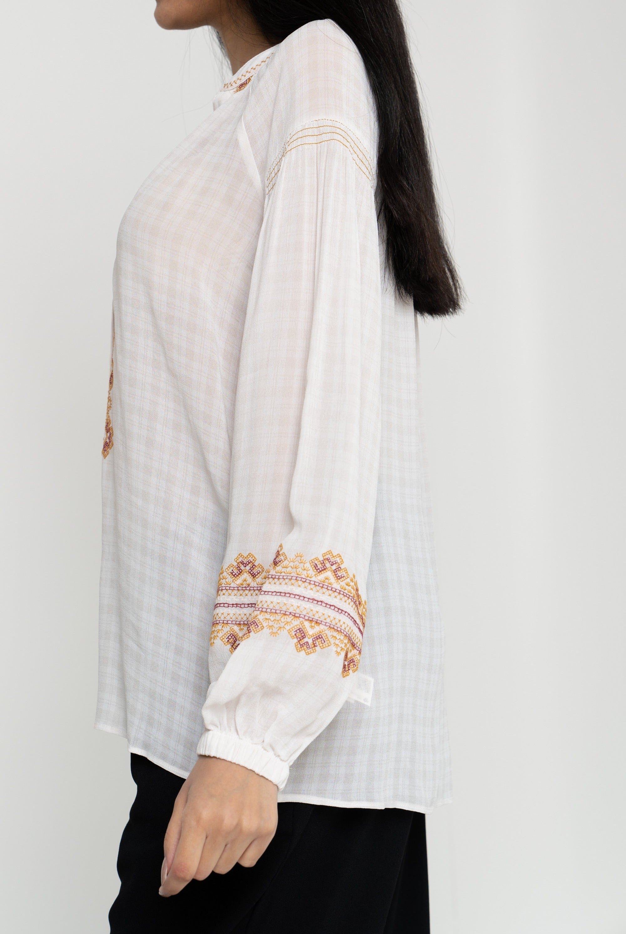 داليدرس بلوزة مطرزة نسائية