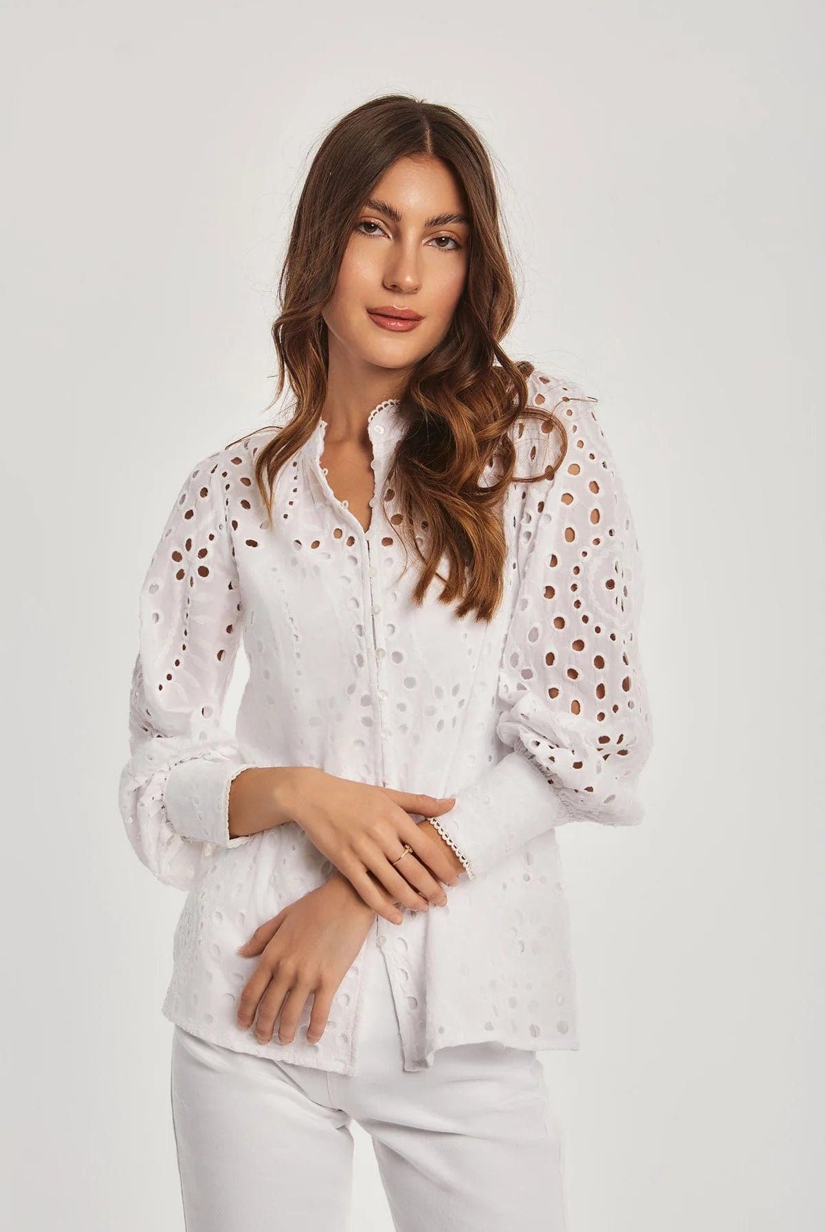 داليدرس بلوزة نسائية مخرمة سادة أوف وايت