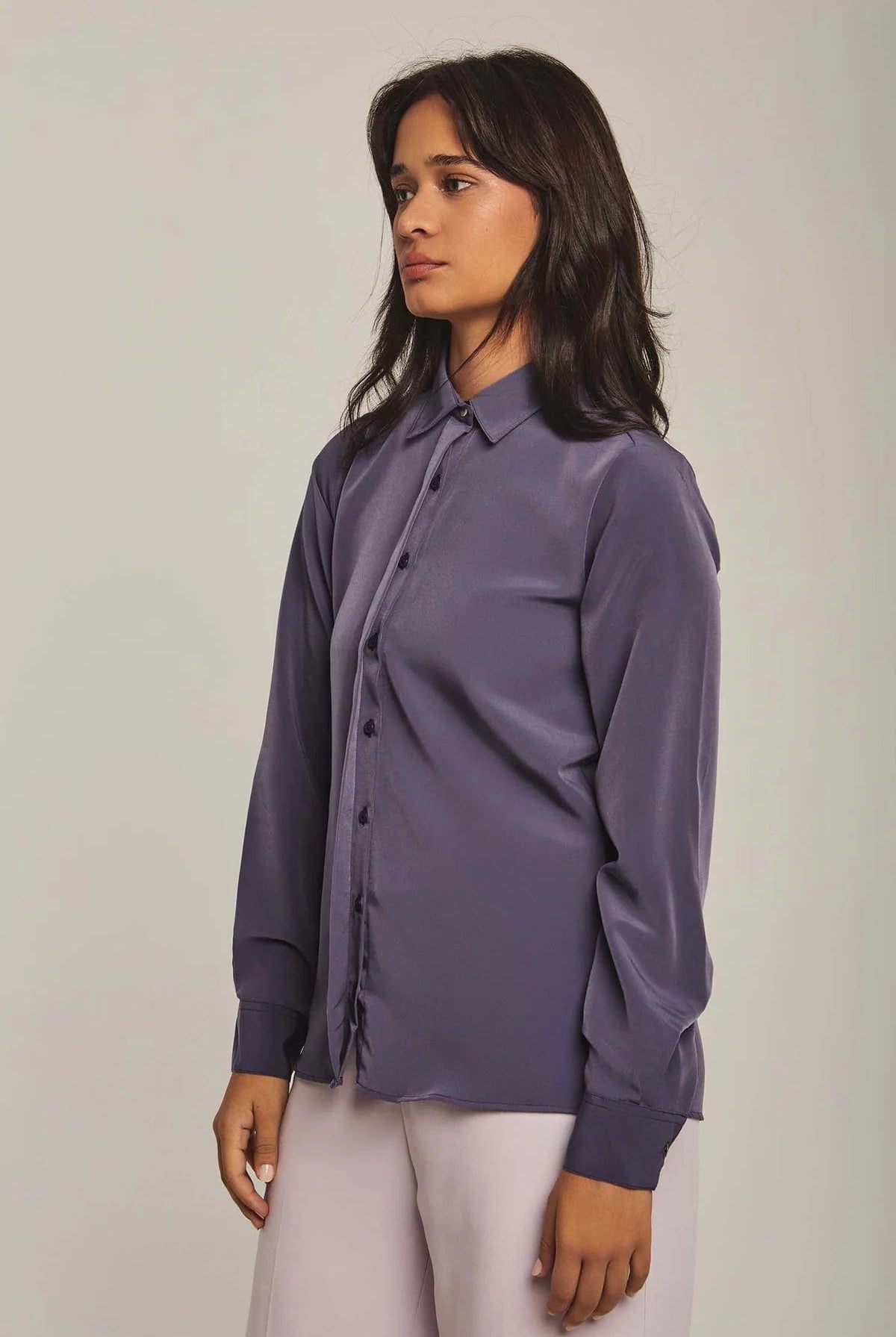 داليدرس بلوزة نسائية على شكل قميص سادة