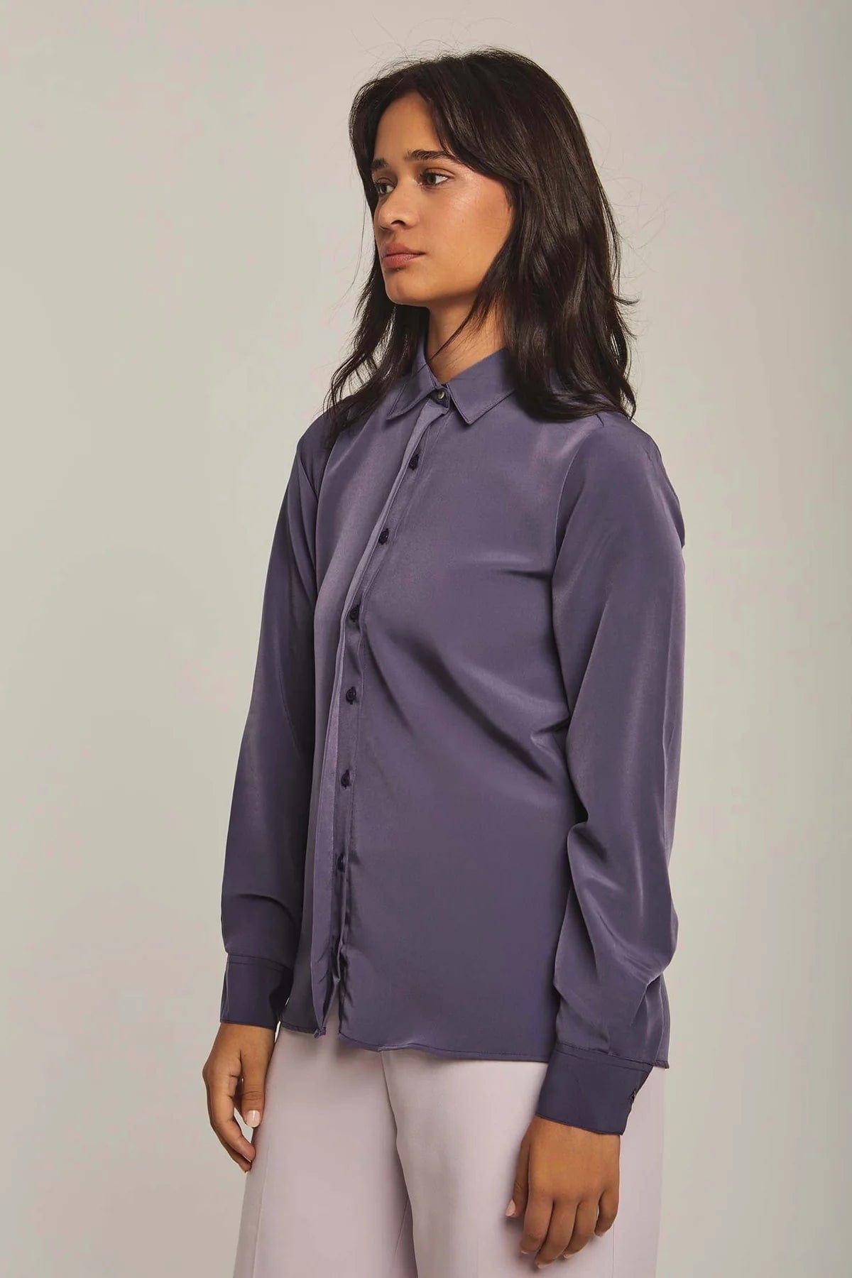 داليدرس بلوزة نسائية على شكل قميص سادة