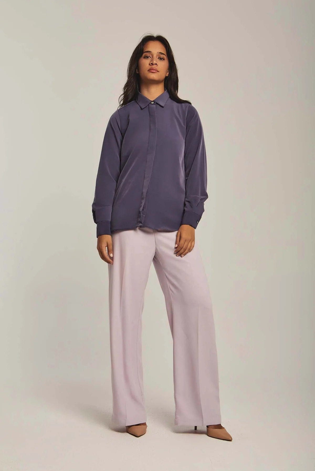 داليدرس بلوزة نسائية على شكل قميص سادة