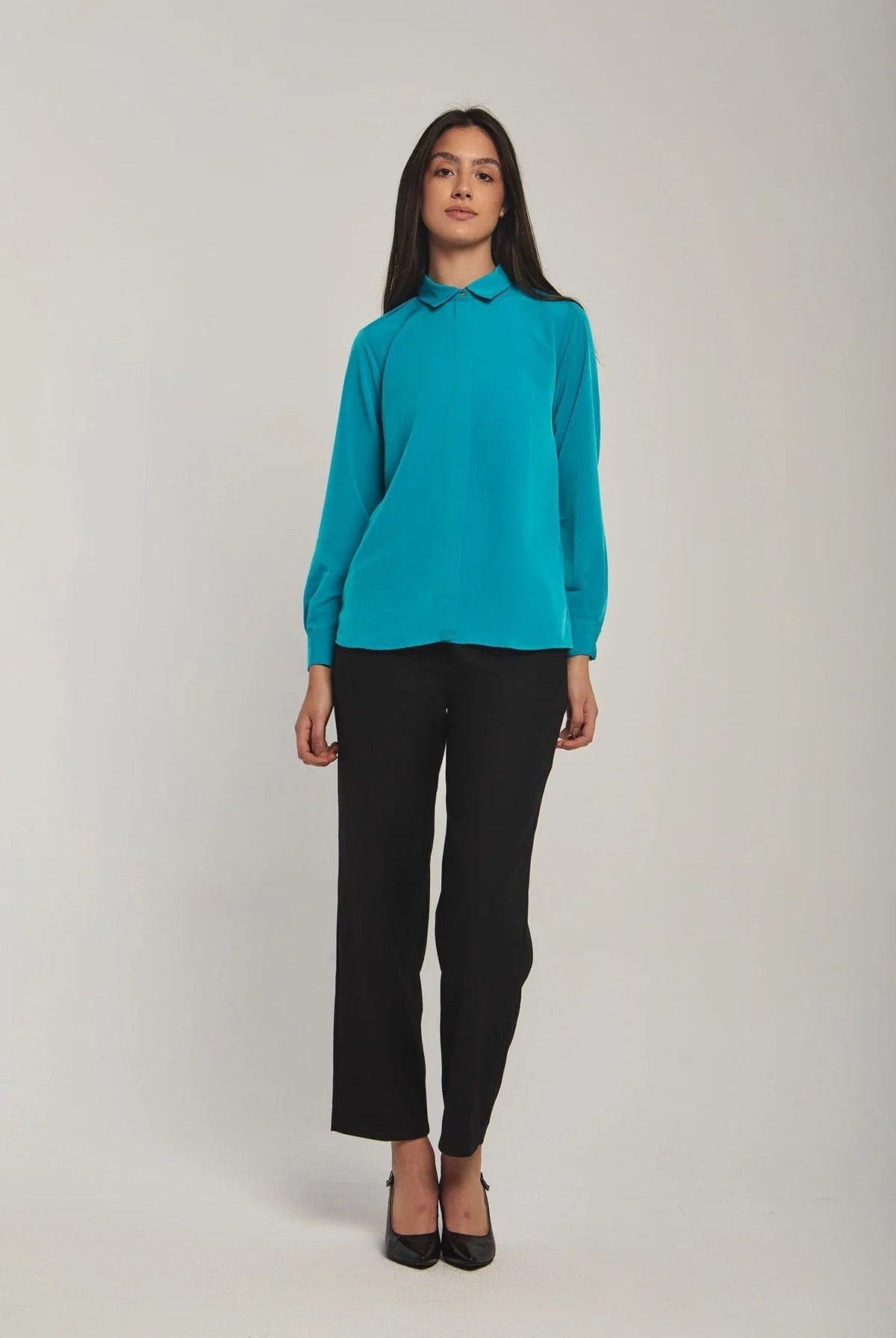 داليدرس بلوزة نسائية على شكل قميص سادة