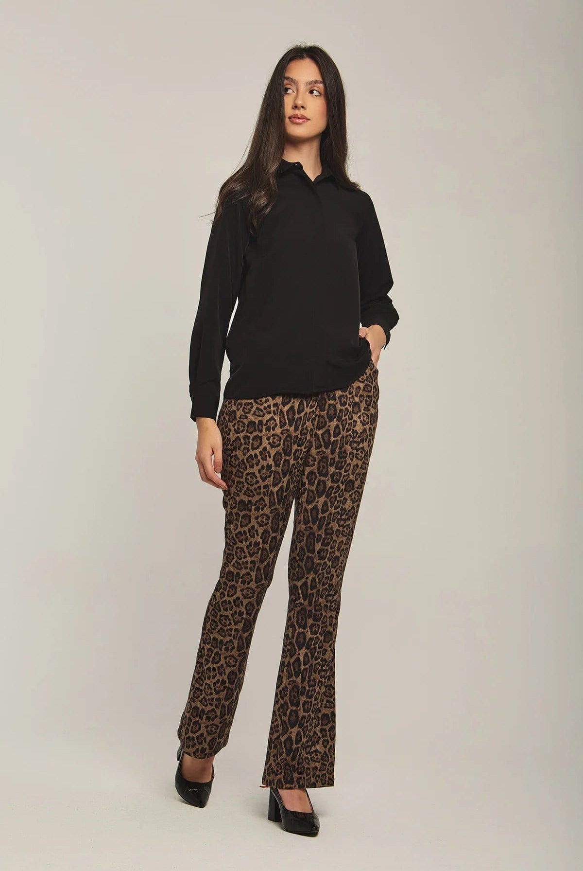 داليدرس بلوزة نسائية على شكل قميص سادة