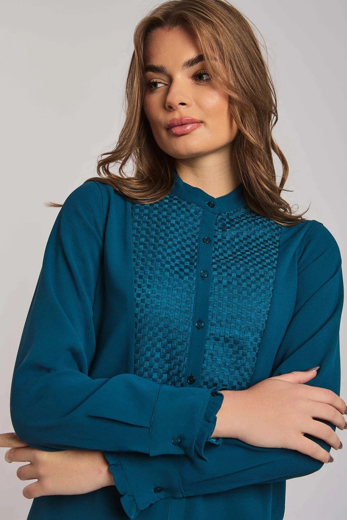 داليدرس بلوزة نسائية كلاسيك بأزرار أمامية كم طويل