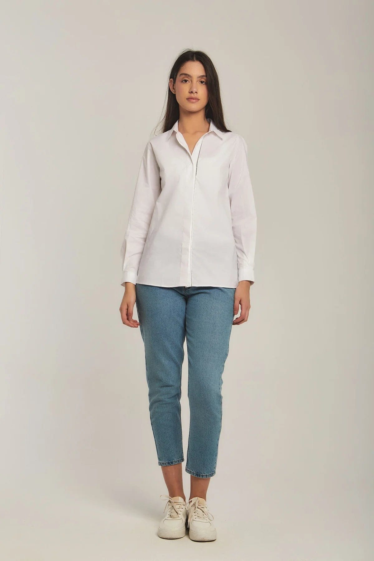 داليدرس بلوزة نسائية على شكل قميص أوف وايت