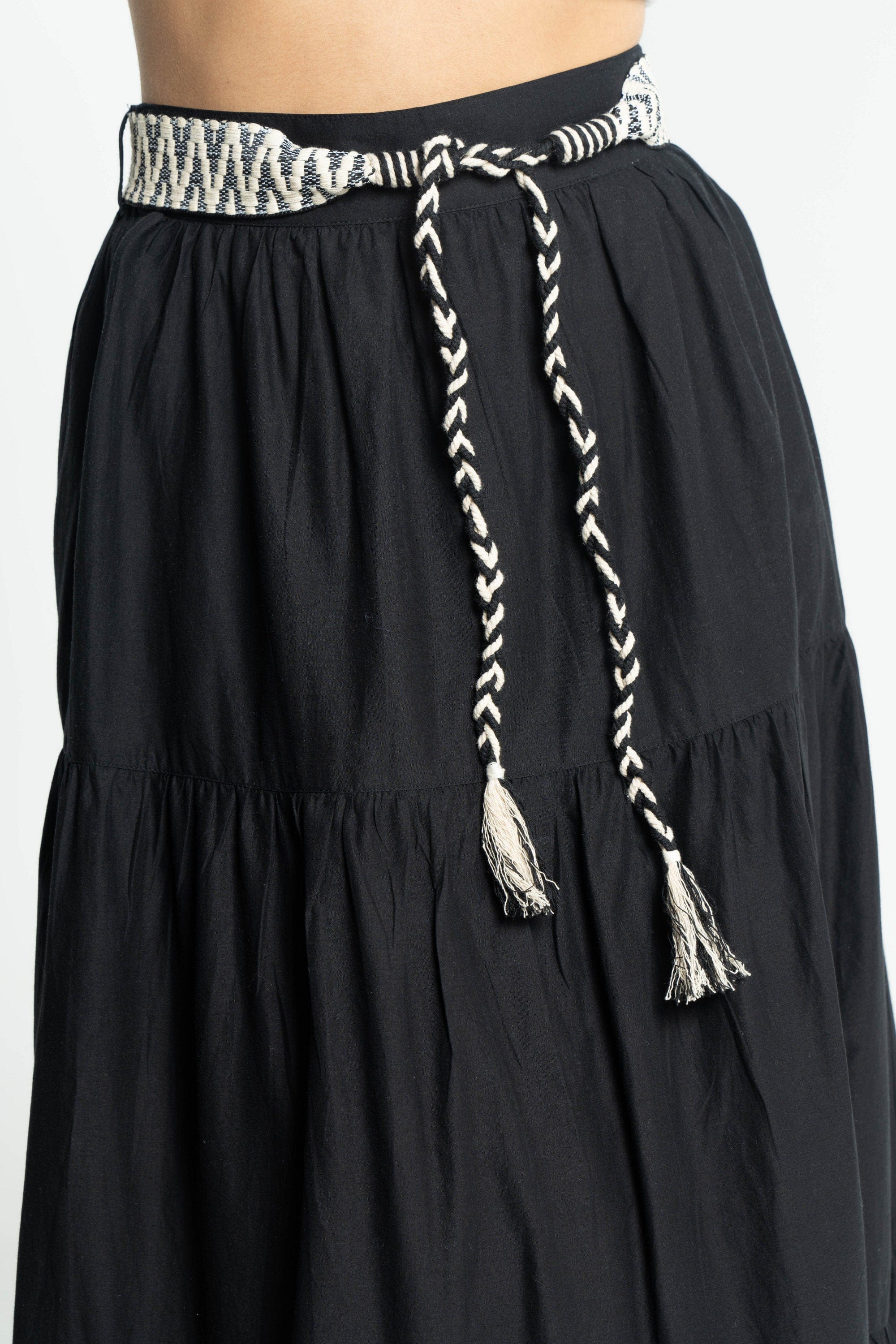 داليدرس تنورة نسائية طويلة برباط خصر أسود