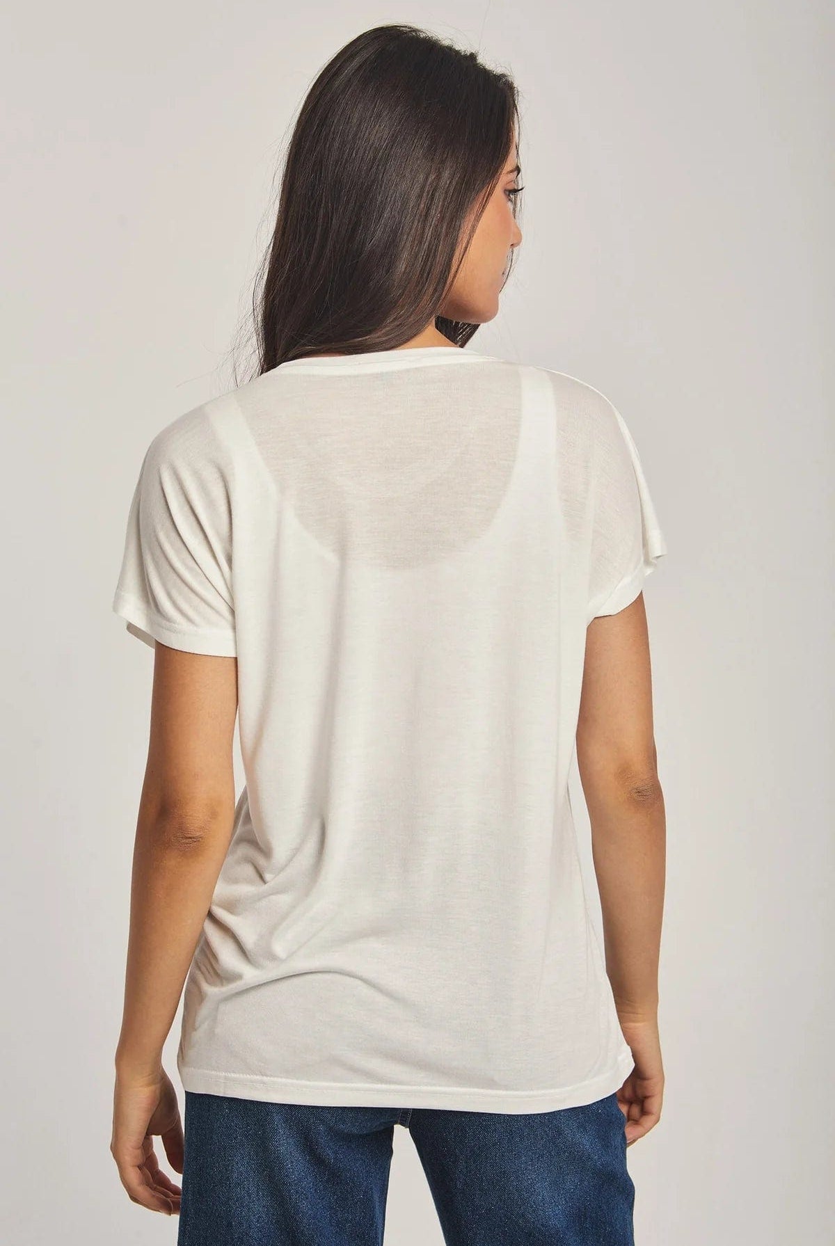 داليدرس تيشرت نسائي بتطريز وطبعة على الصدر بيج فاتح