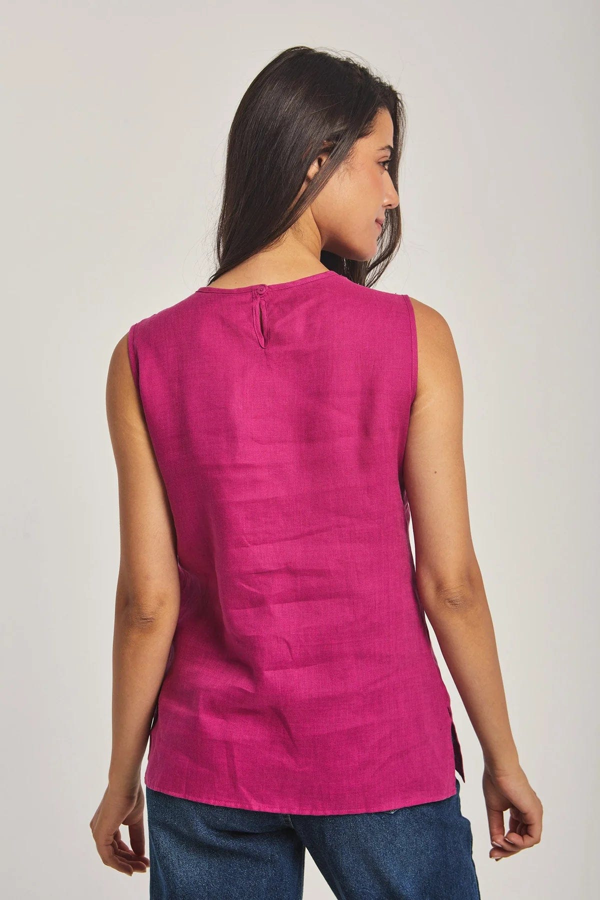 داليدرس تانك توب نسائي بتطريز على الصدر