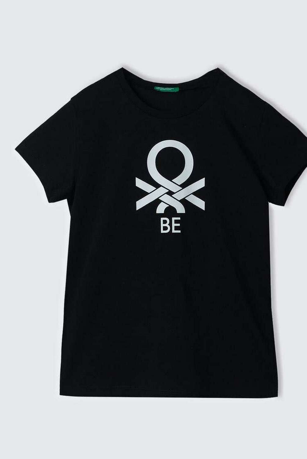 يونايتد كولورز اوف بينيتون تيشيرت قطن بنسبة 100% مع شعار كم قصير بناتي