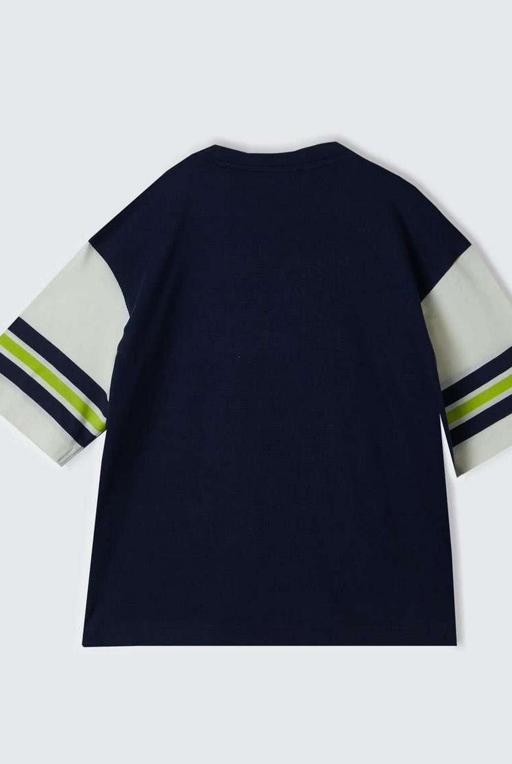 يونايتد كولورز اوف بينيتون تيشيرت أوفر سايز بتطريز أطفالي