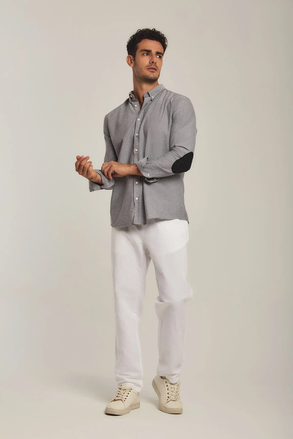 داليدرس قميص رجالي سادة بأزرار أمامية وياقة كم طويل