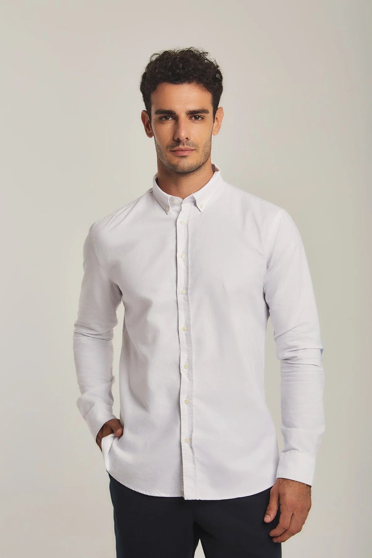 داليدرس قميص رجالي سادة بأزرار أمامية وياقة كم طويل