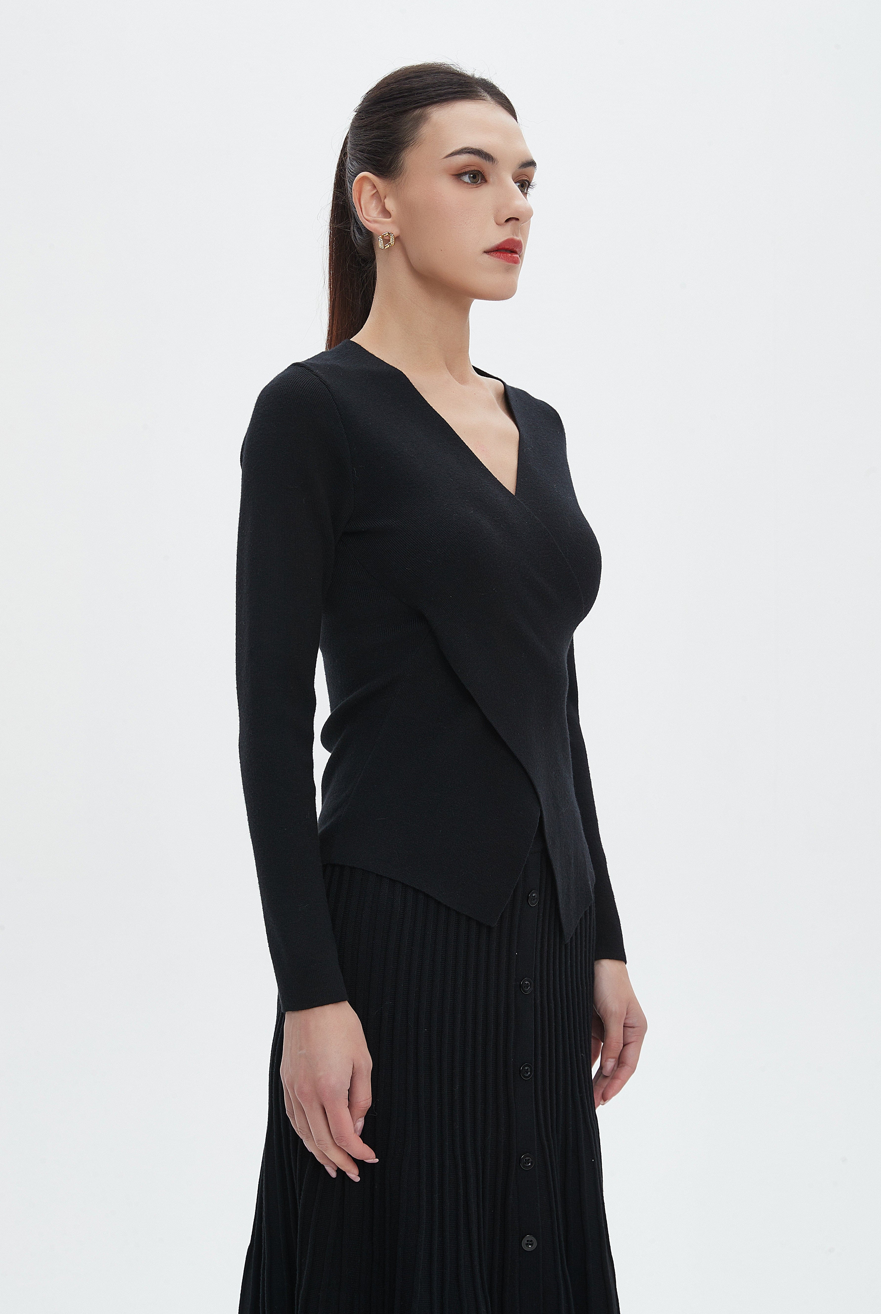 نتشي بلوزة نسائية سادة بكم طويل بقصة لف ورقبة على شكل V