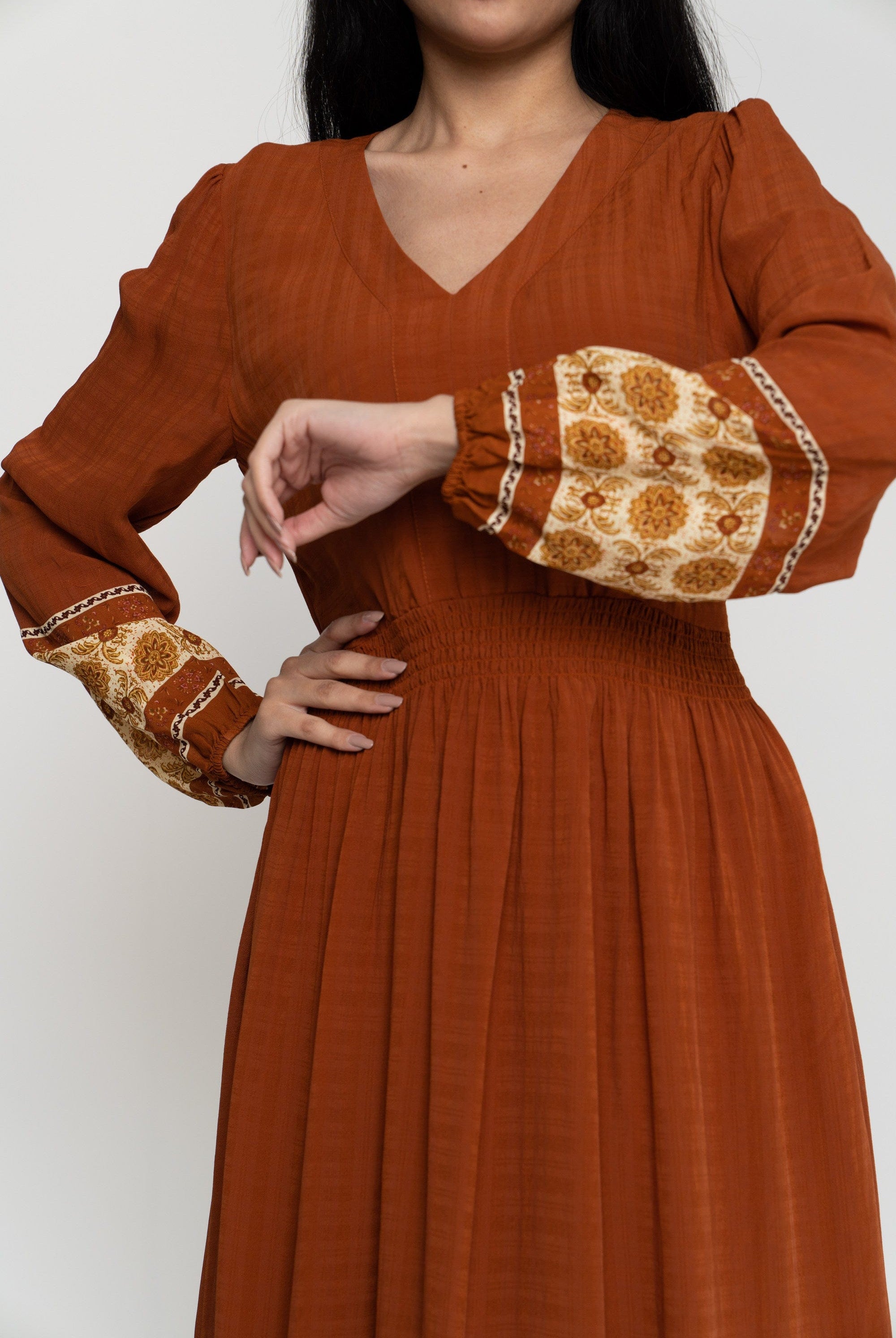 داليدرس فستان طويل كم طويل منقوش بف نسائي متعدد الألوان