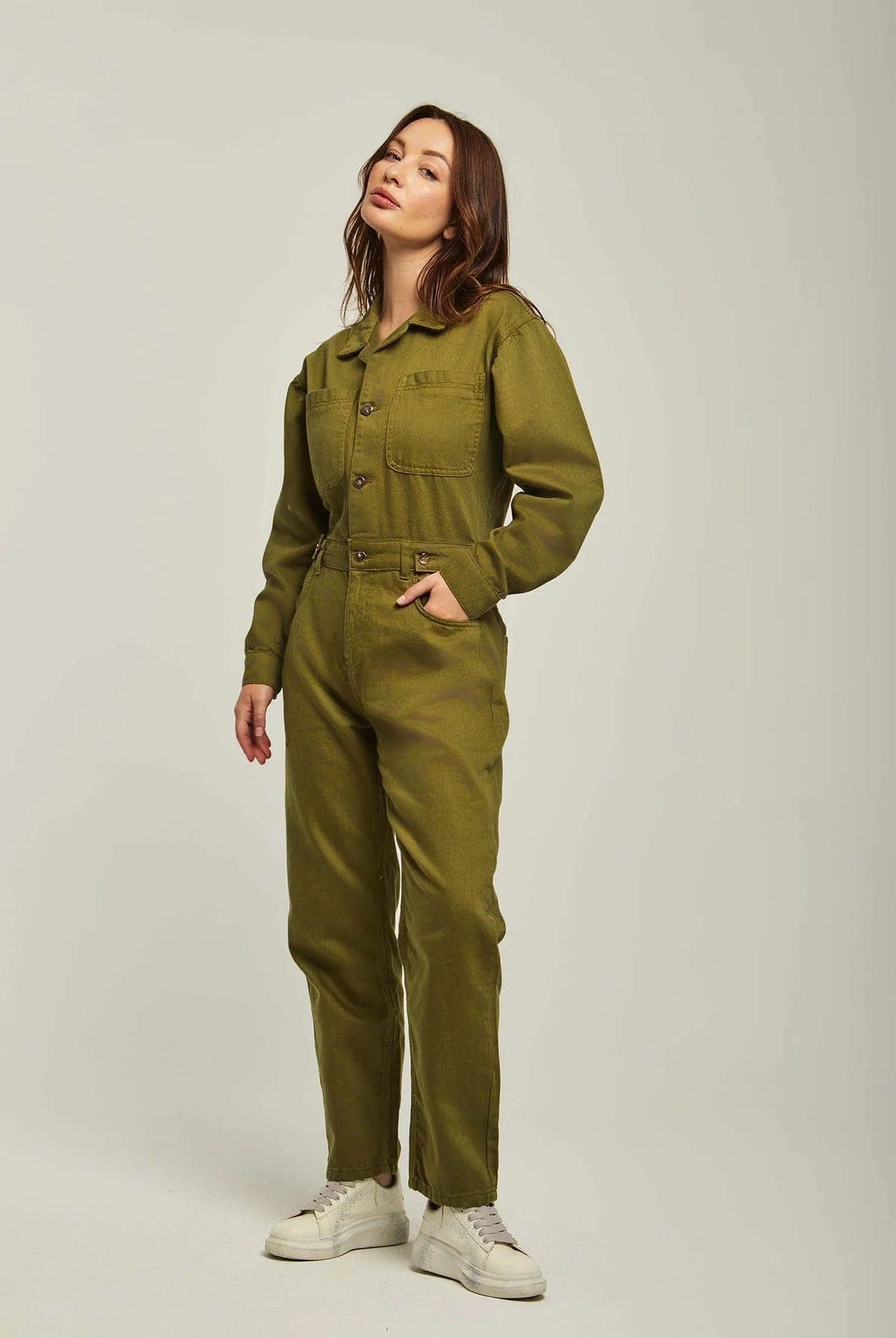 داليدرس جمبسوت نسائي سادة كم طويل زيتوني