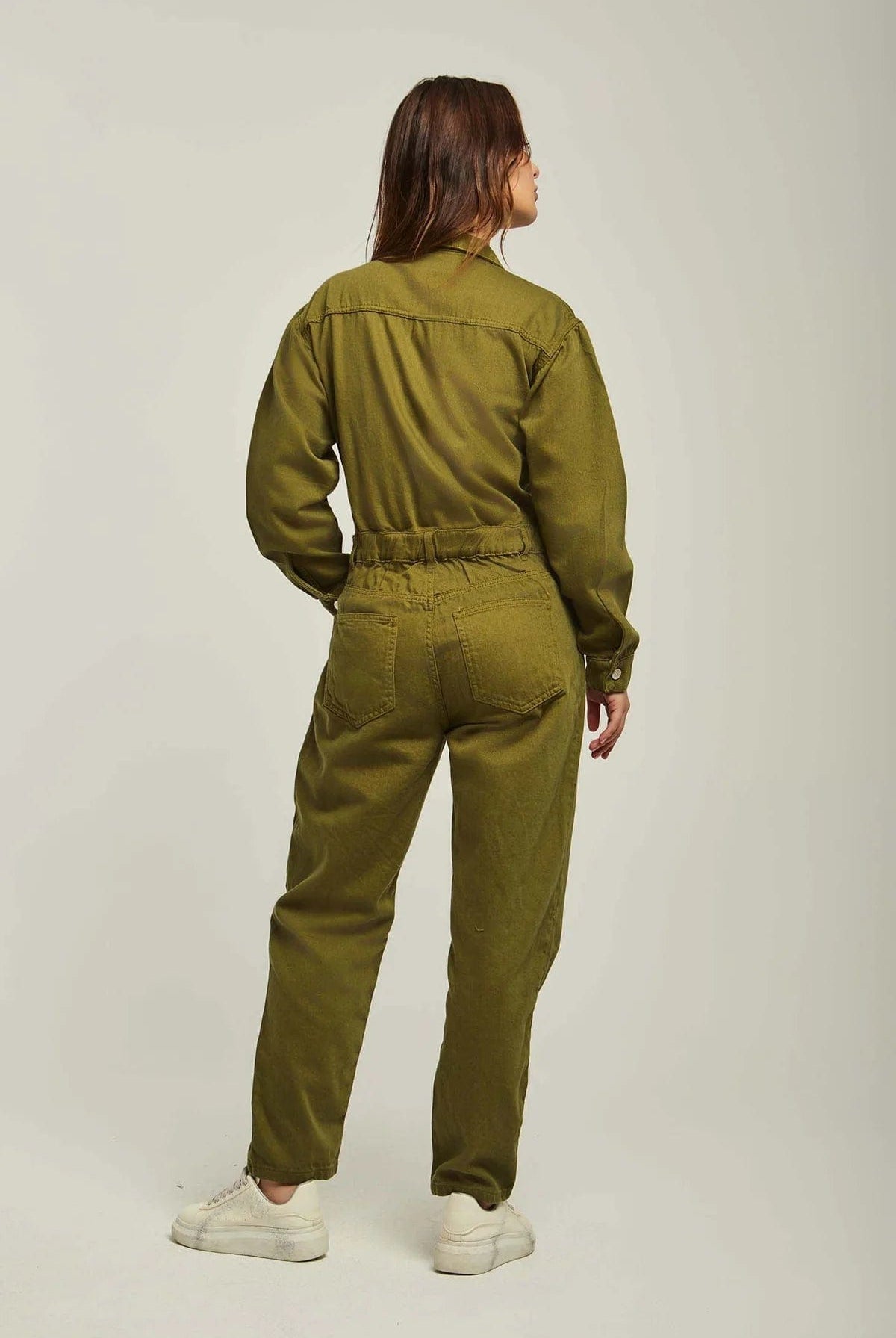 داليدرس جمبسوت نسائي سادة كم طويل زيتوني