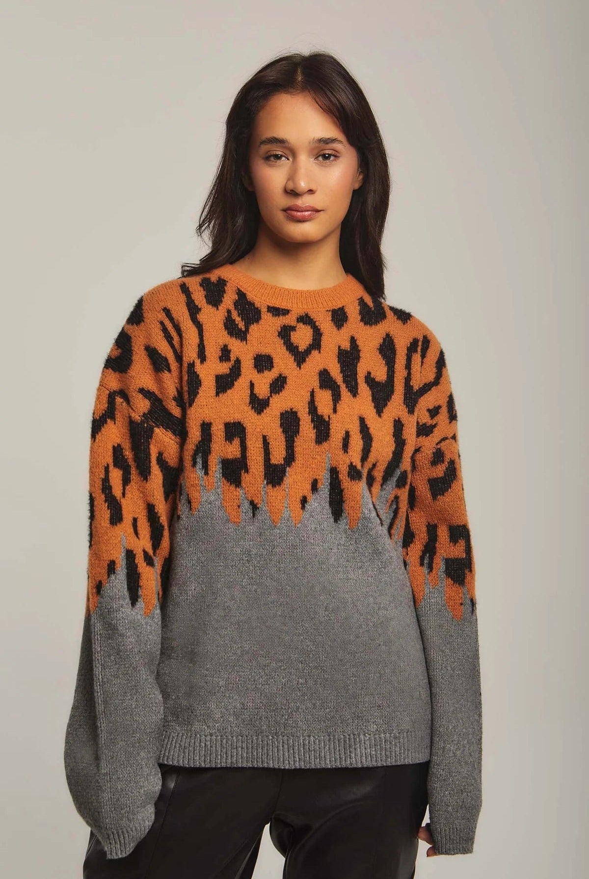 داليدرس بلوفر نسائي بنمط تايجر فهد