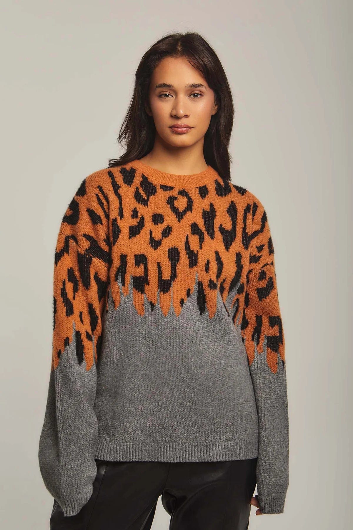 داليدرس بلوفر نسائي بنمط تايجر فهد