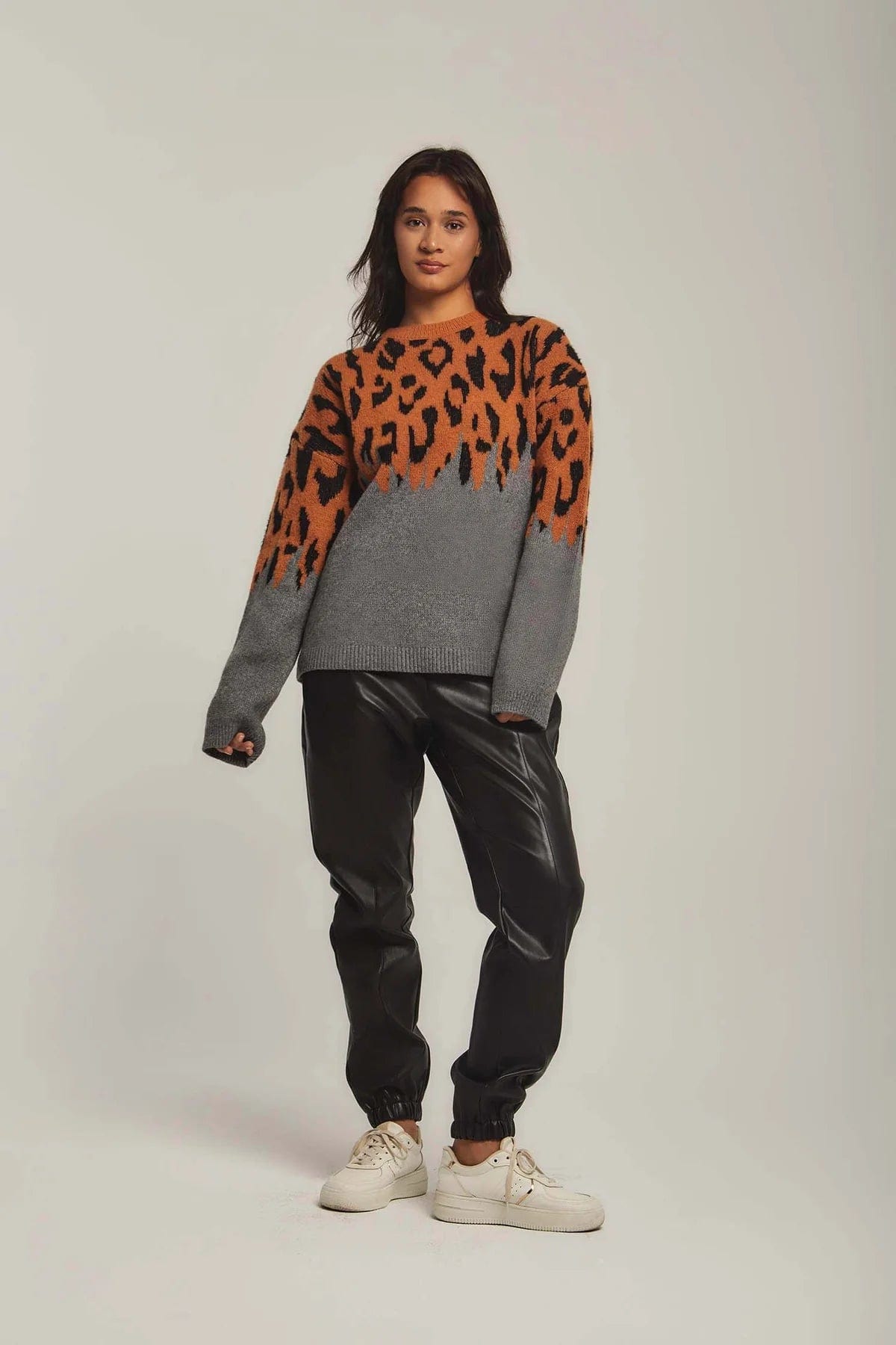 داليدرس بلوفر نسائي بنمط تايجر فهد