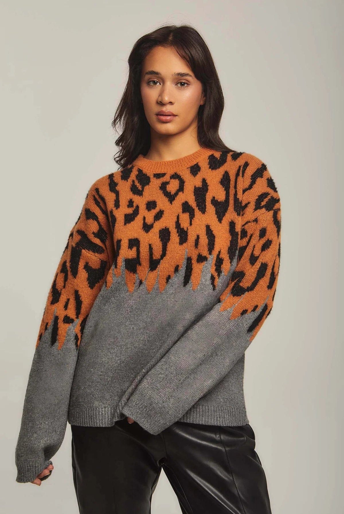 داليدرس بلوفر نسائي بنمط تايجر فهد