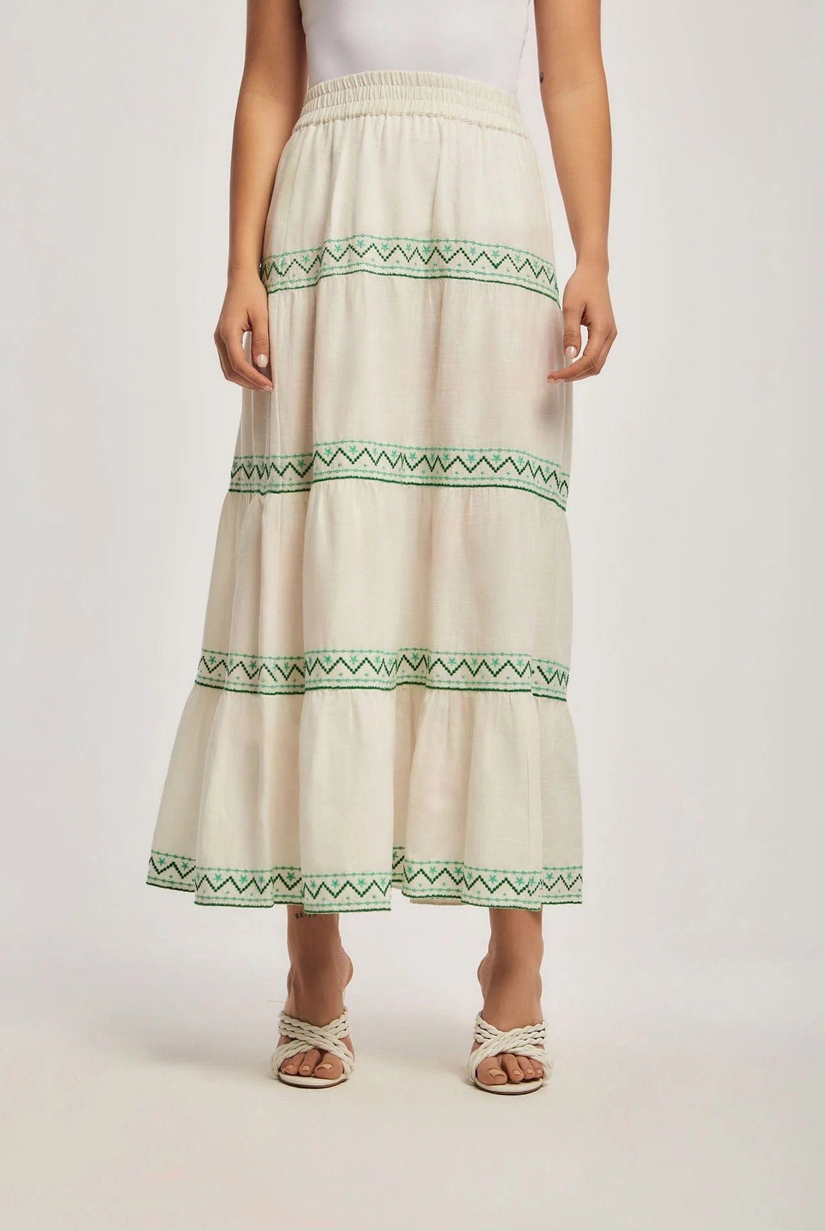 داليدرس تنورة نسائية مخططة بتطريز بخصر مطاطي أخضر