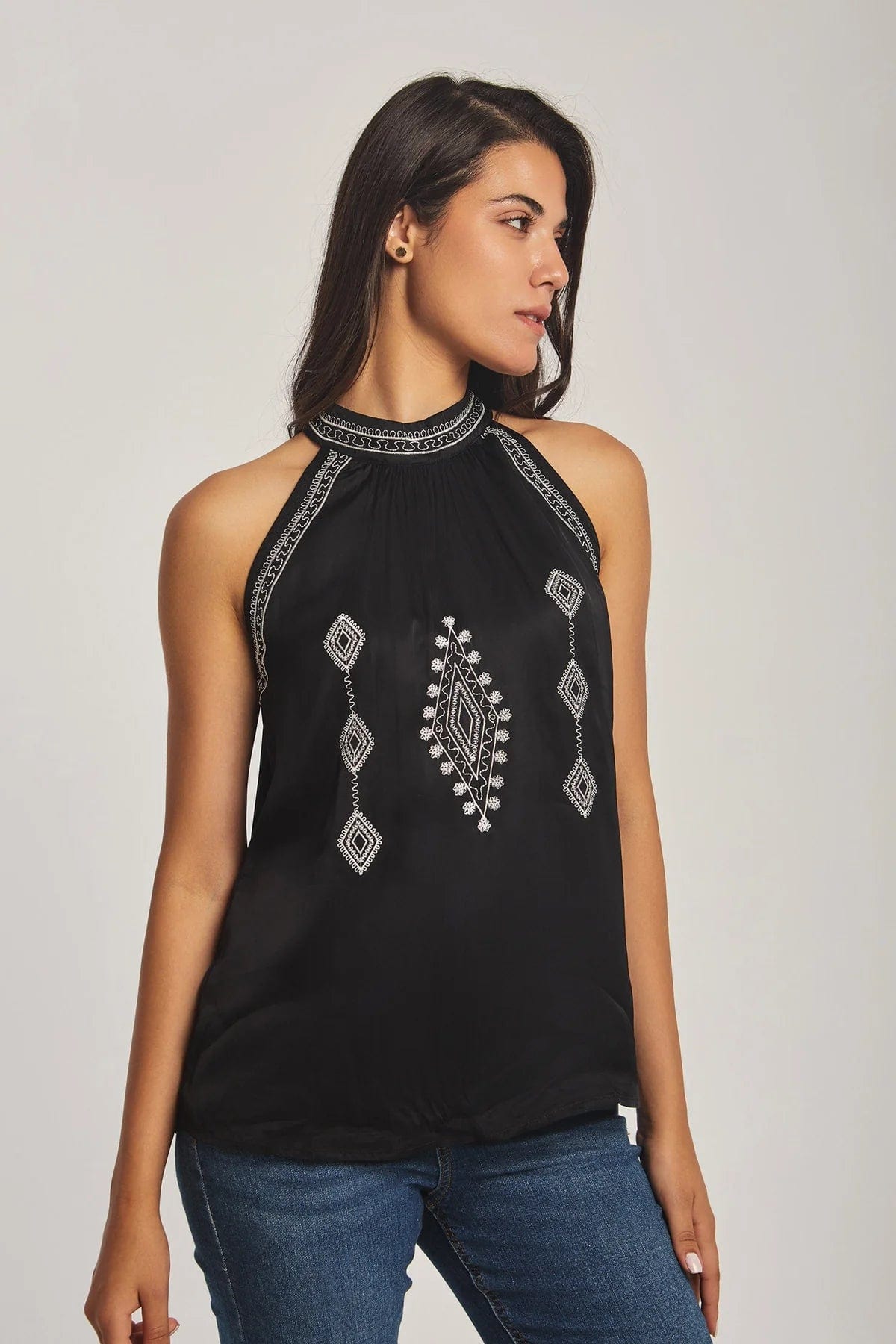 داليدرس بلوزة نسائية بدون أكمام مطرزة أسود