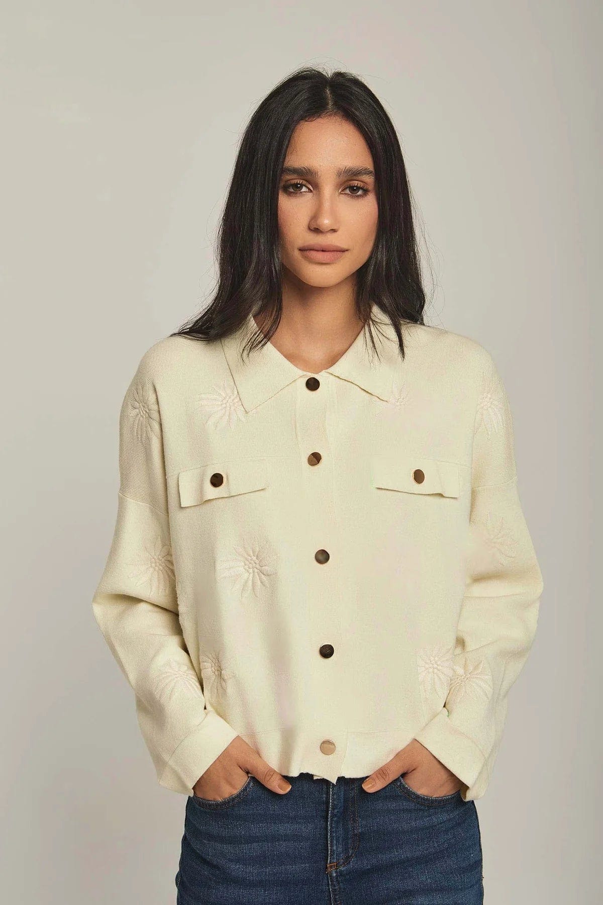 داليدرس كارديجان نسائي بجيب على الصدر أوف وايت