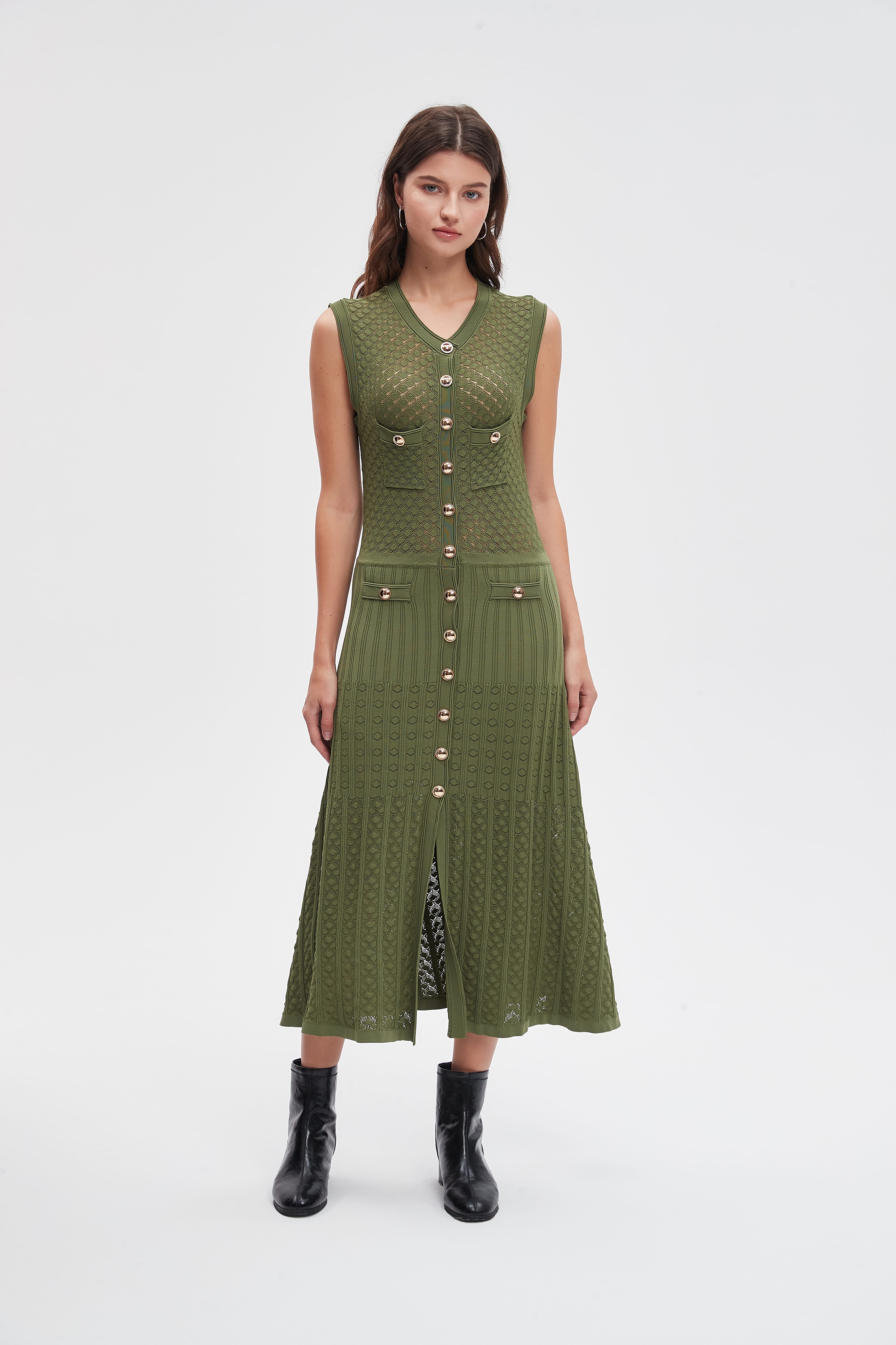 صورة فستان ميدي سادة بفتحة أمامية بدون أكمام بلون أخضر من ليفيا