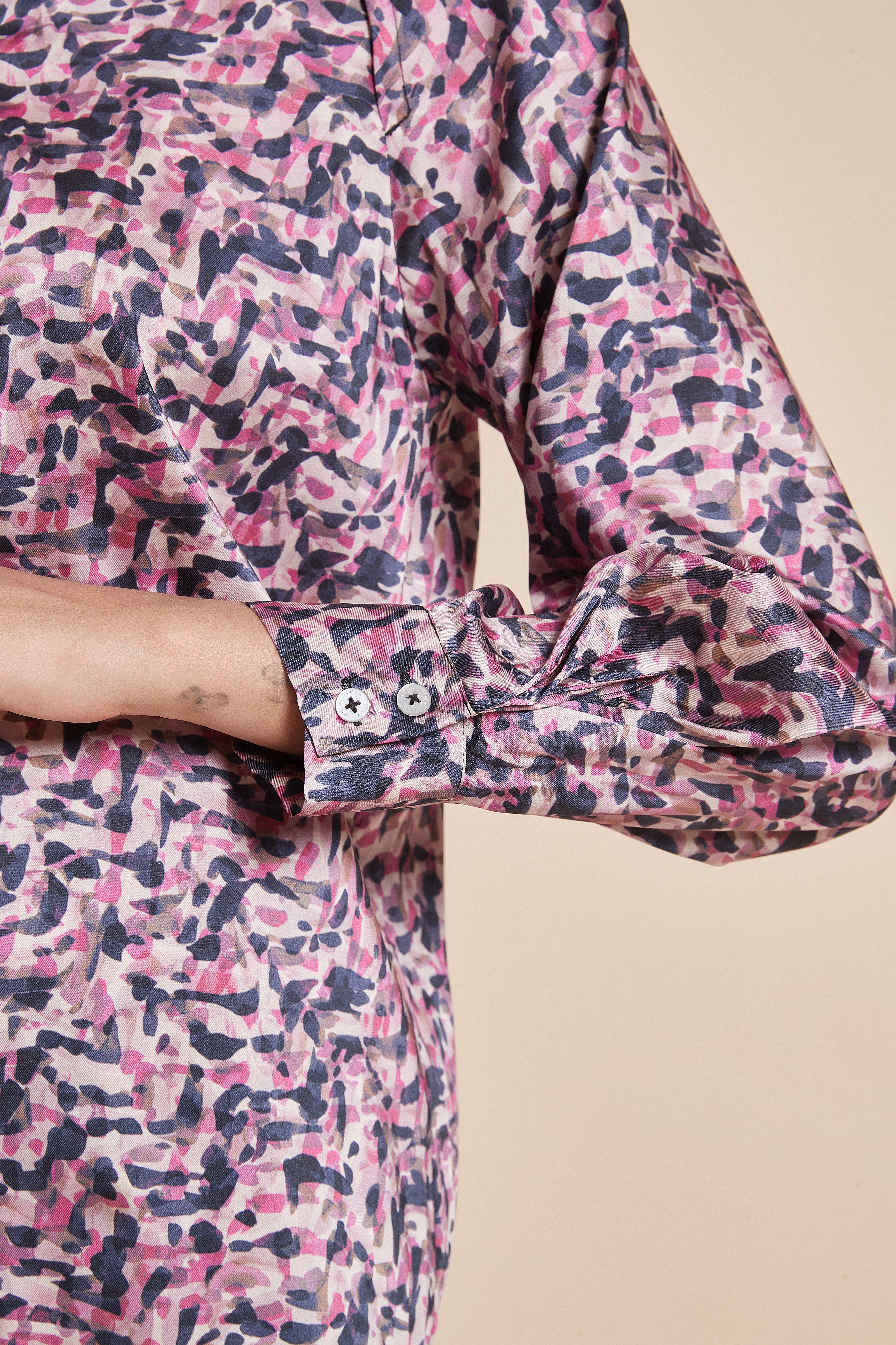 يولا بلوزة نسائية منقوشة بكم طويل ورقبة على شكل V