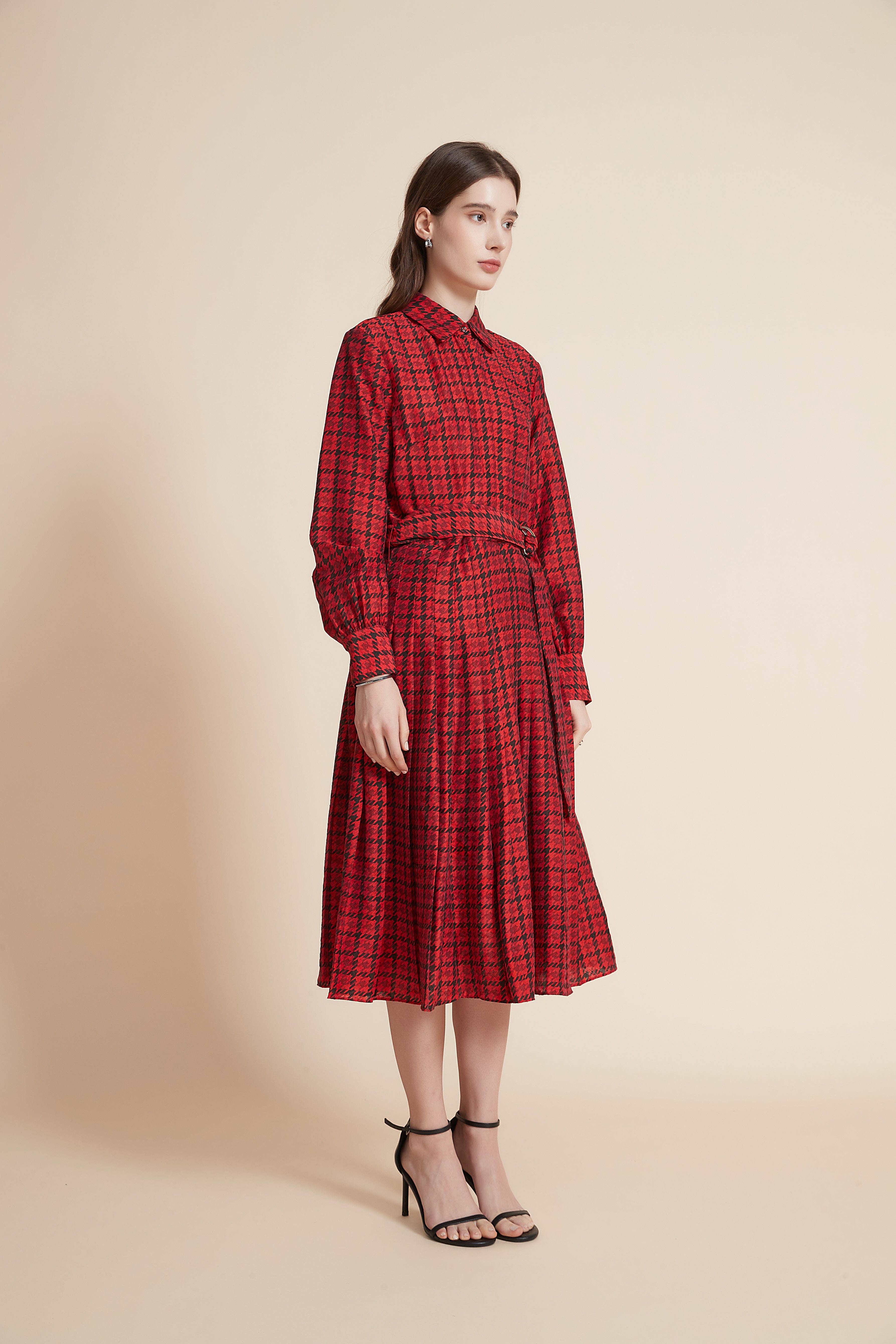 يولا فستان ميدي مربعات بكم طويل وياقة قميص مع حزام على الخصر