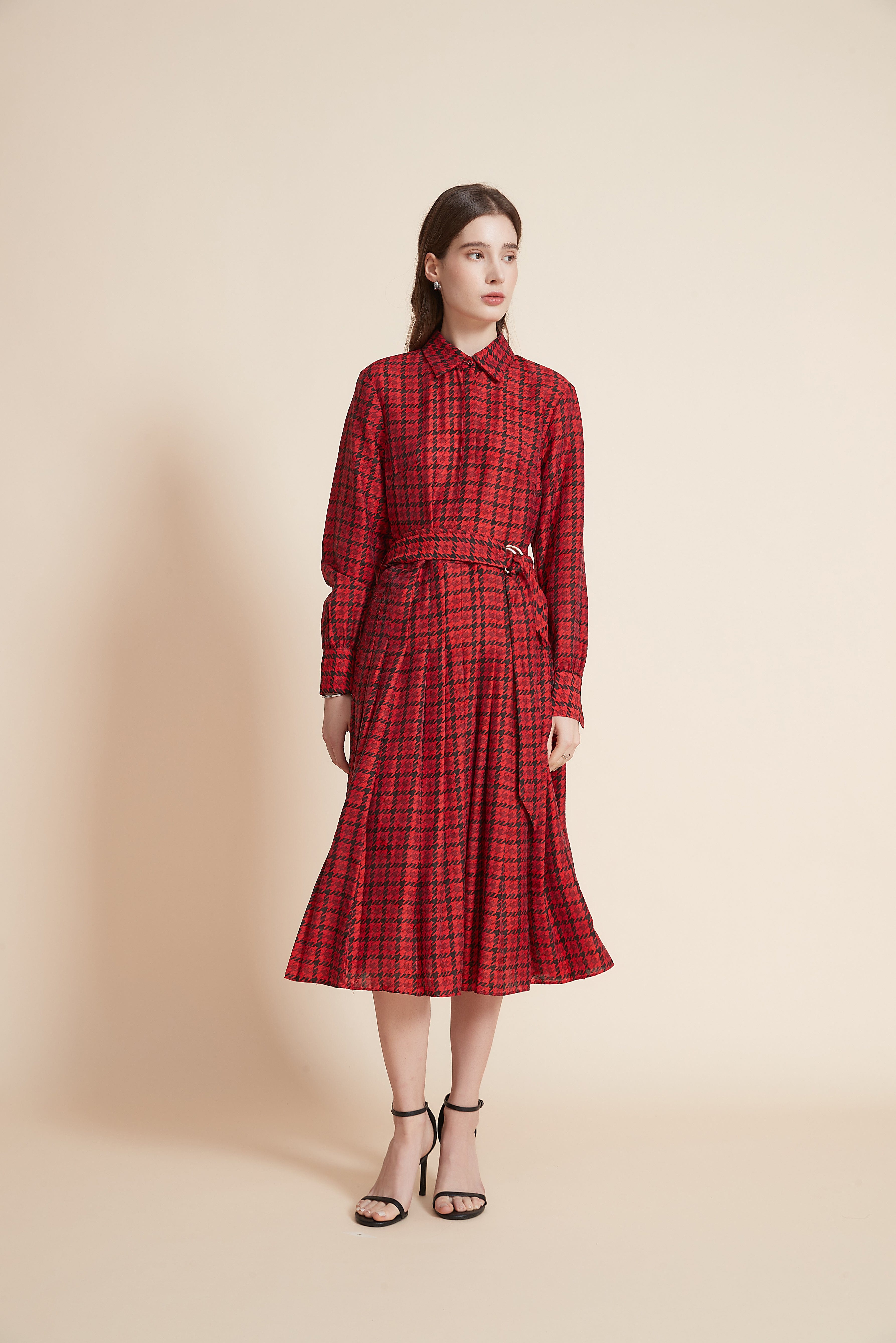 يولا فستان ميدي مربعات بكم طويل وياقة قميص مع حزام على الخصر