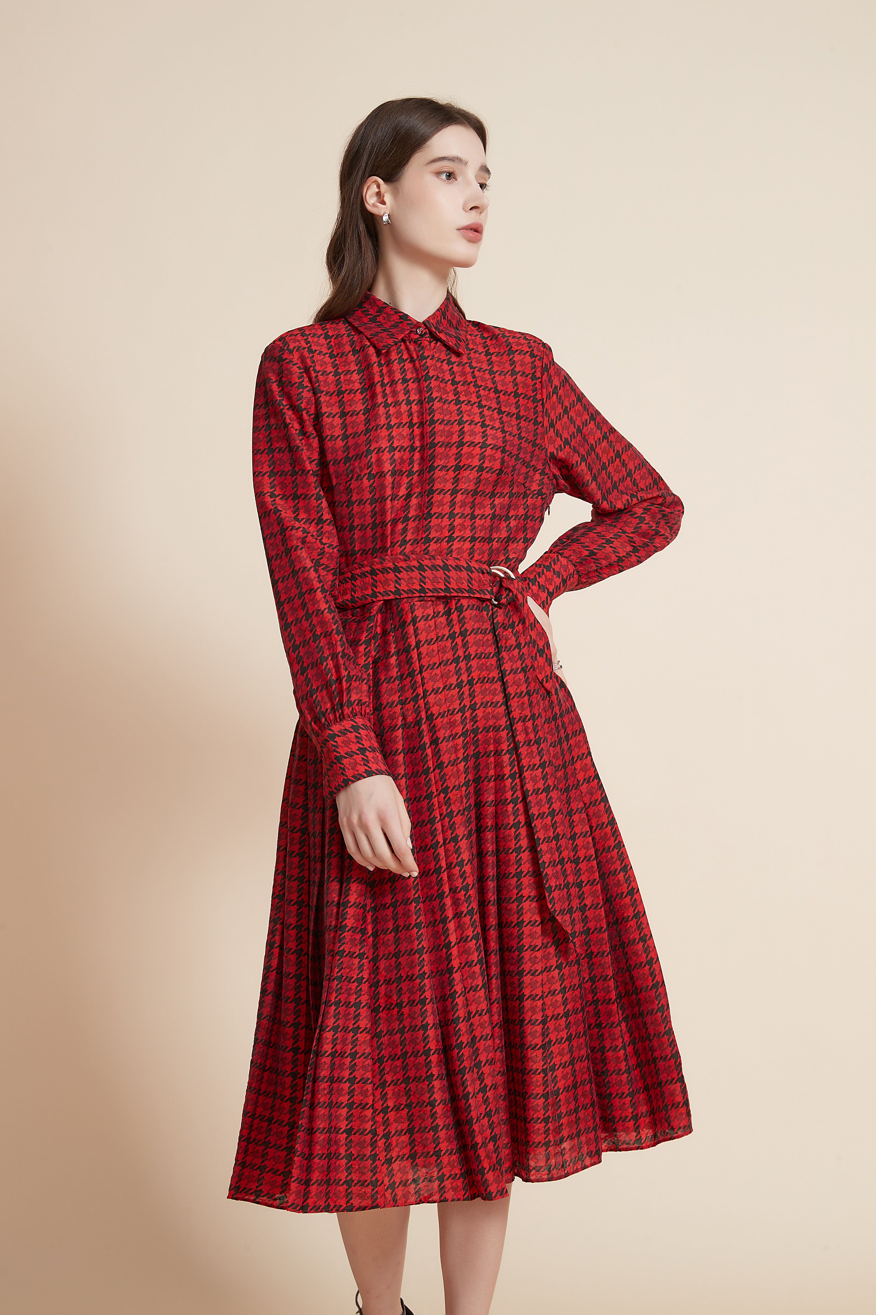 يولا فستان ميدي مربعات بكم طويل وياقة قميص مع حزام على الخصر