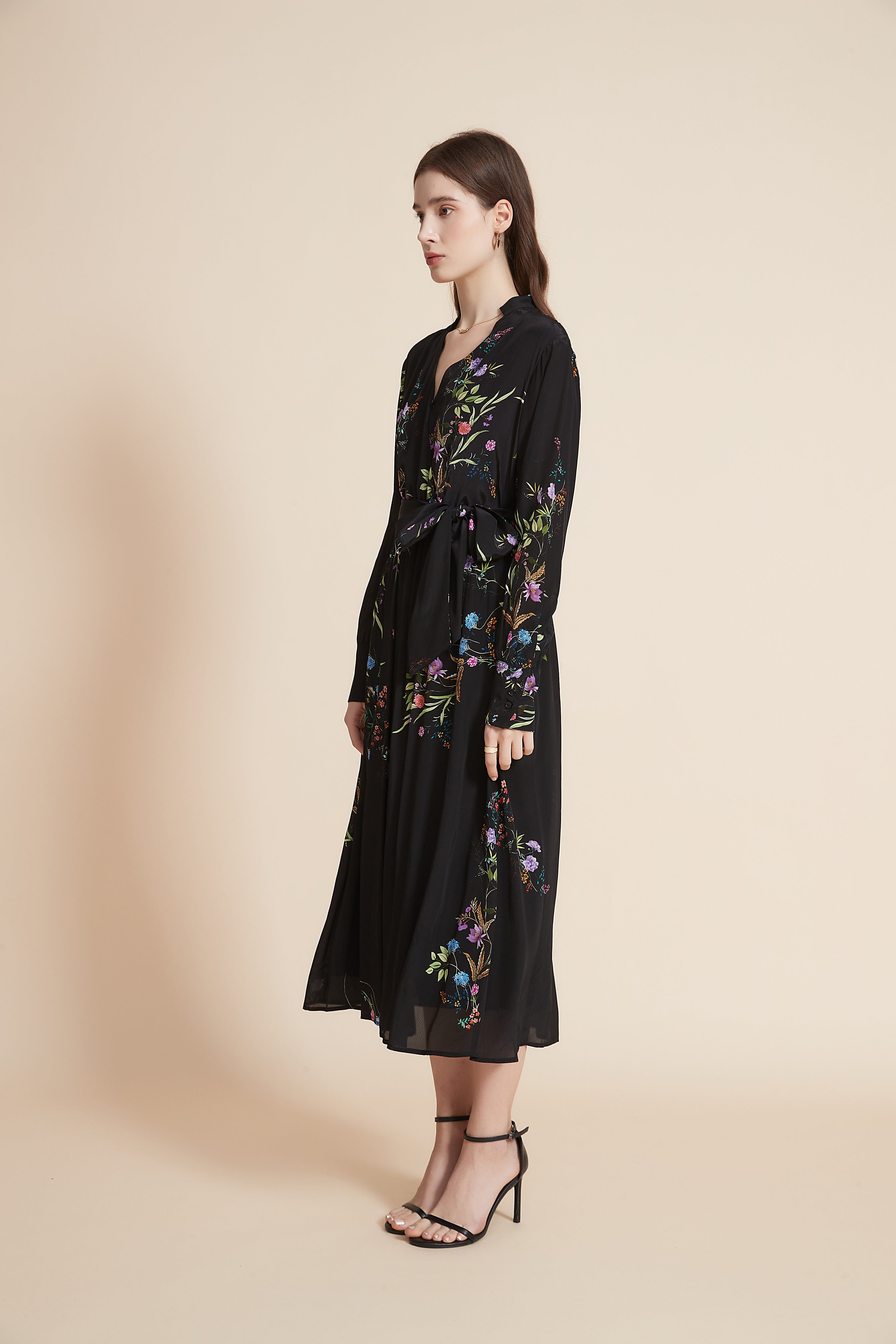 يولا فستان ميدي مورد برقبة على شكل V مع حزام على الخصر وتفاصيل كشكش