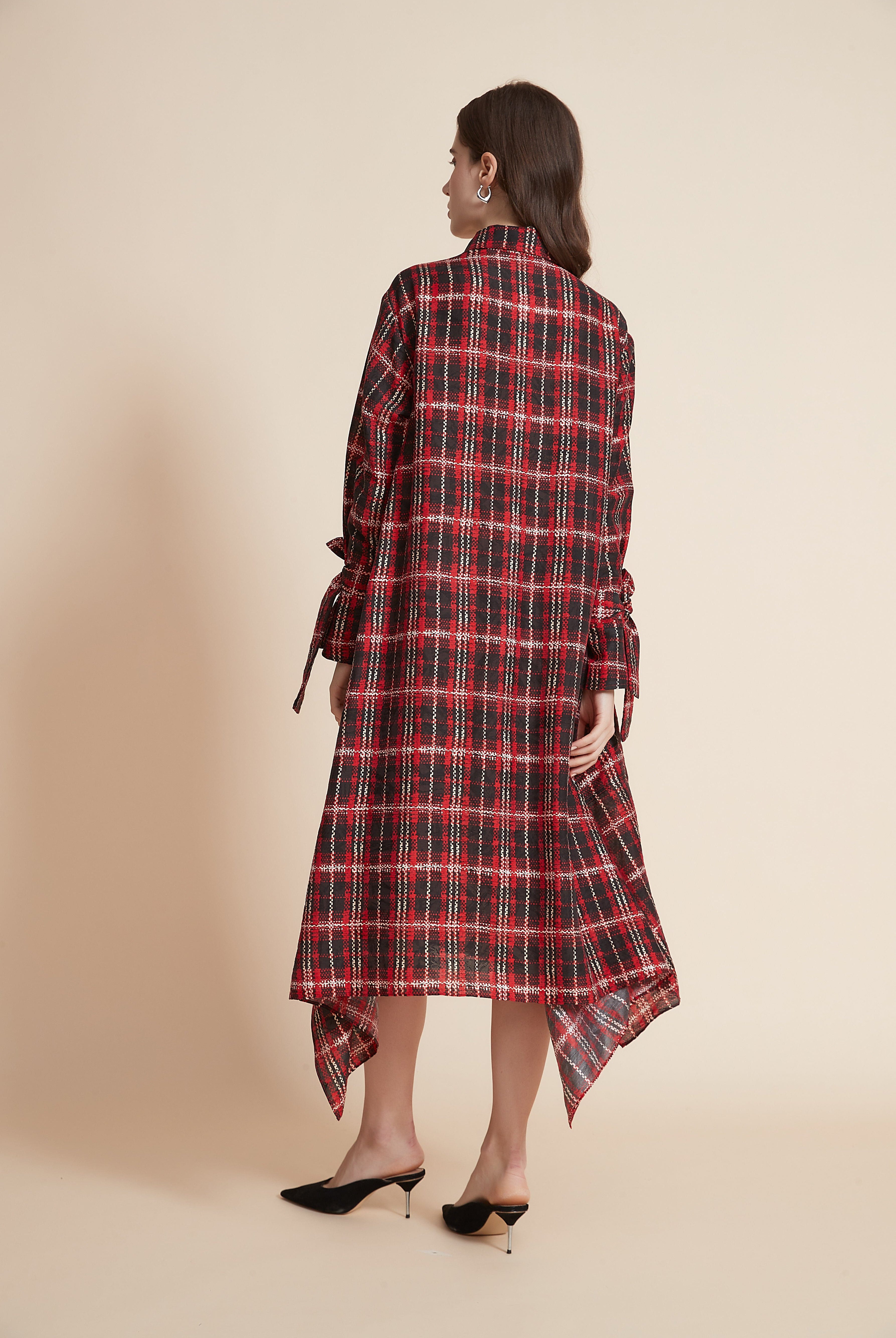 يولا فستان ميدي بكم طويل وتفاصيل مربعات واسع