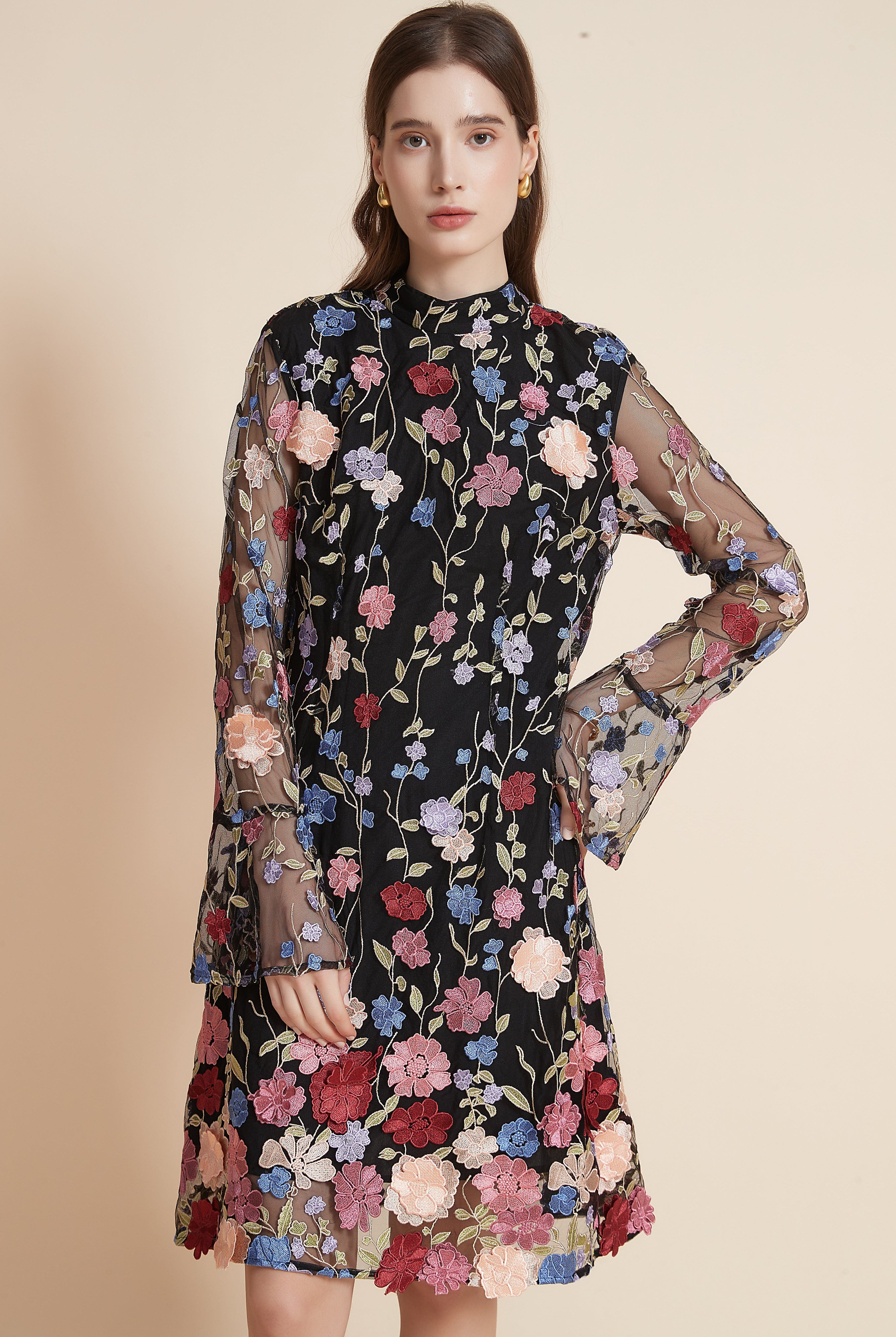 يولا فستان نسائي مورد بطول الركبة برقبة عالية وأكمام طويلة