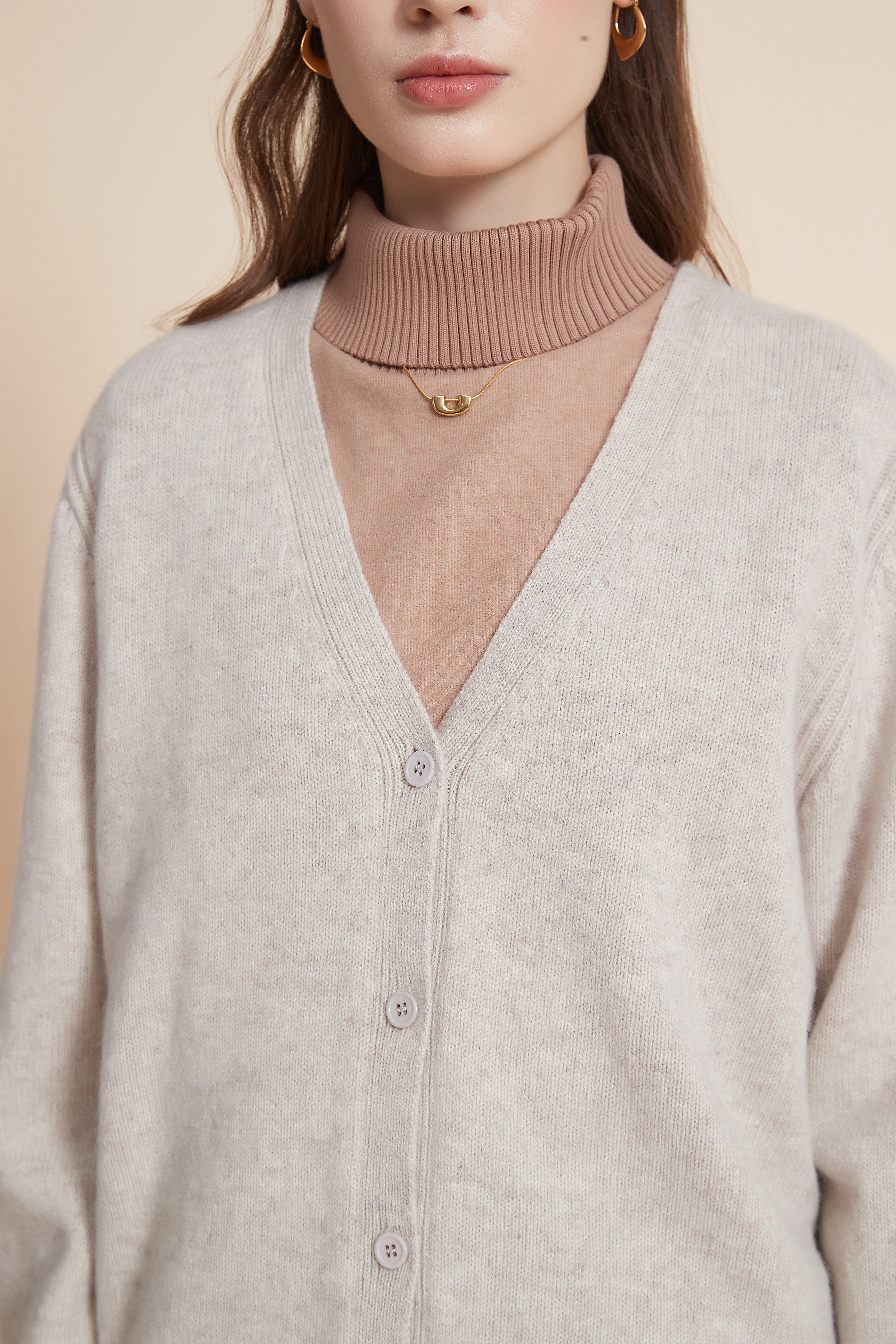 يولا كارديجان سادة بأزرار كم طويل