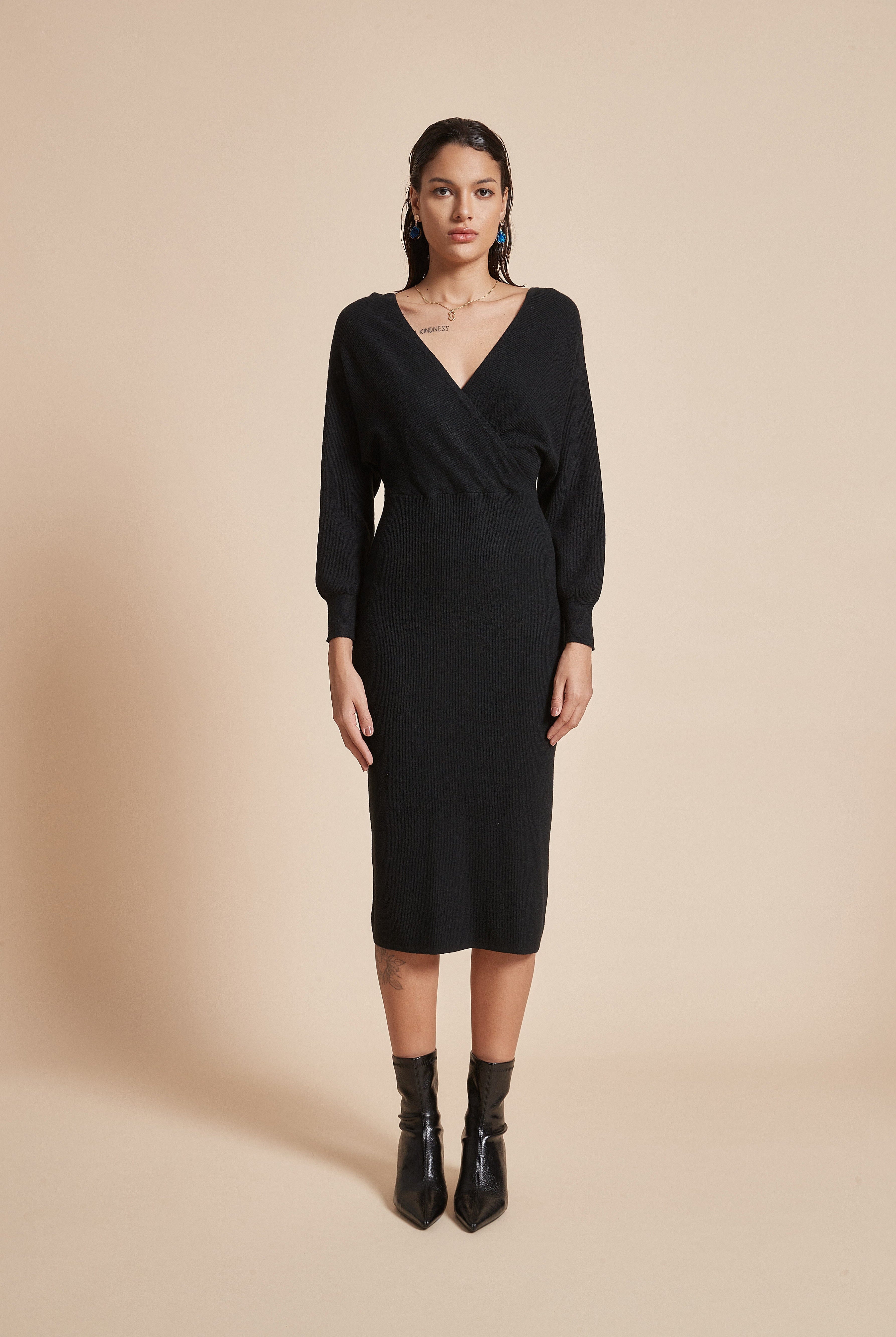 يولا فستان ميدي سادة بقصة لف وكم طويل فراشة مع رقبة على شكل قلب