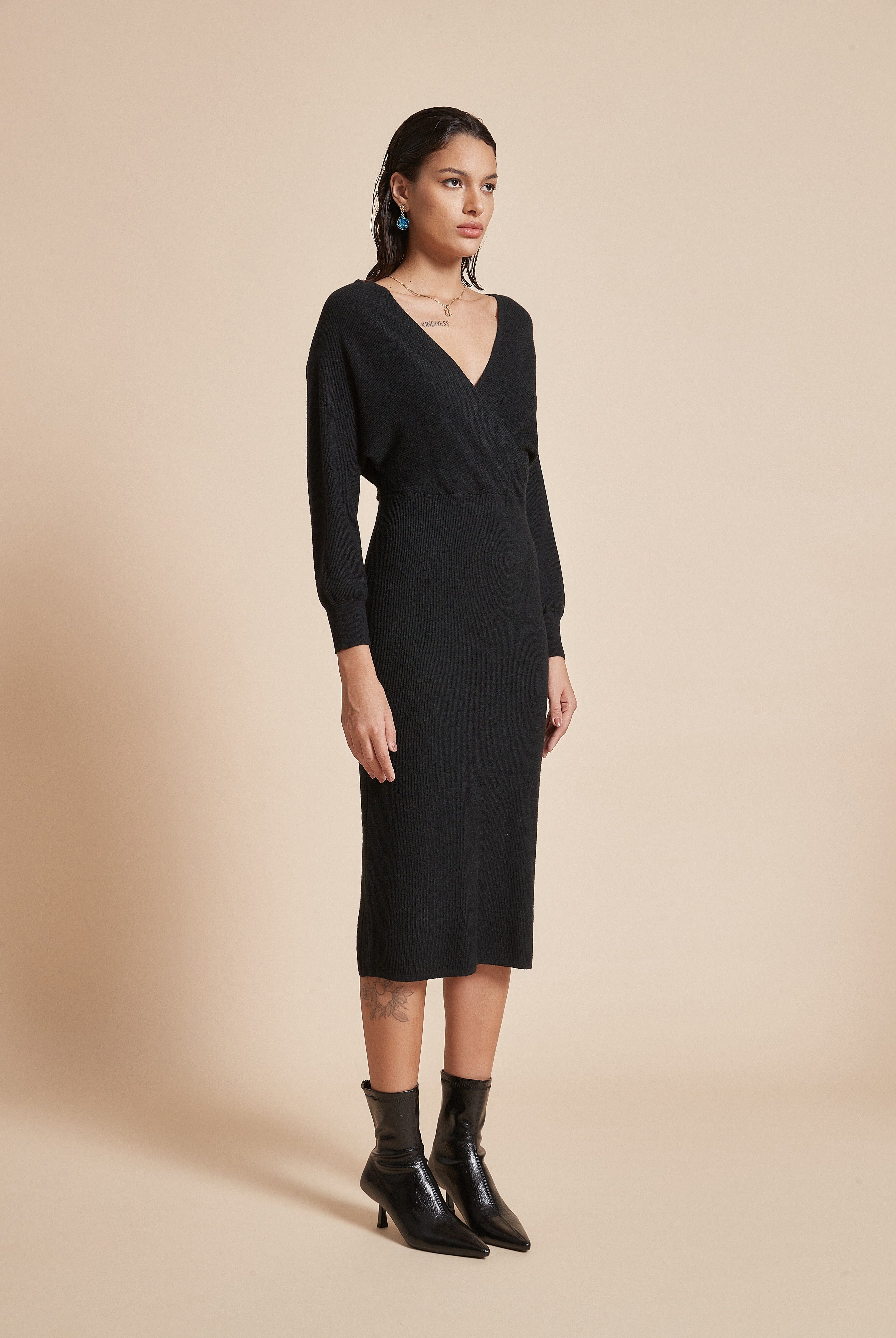 يولا فستان ميدي سادة بقصة لف وكم طويل فراشة مع رقبة على شكل قلب