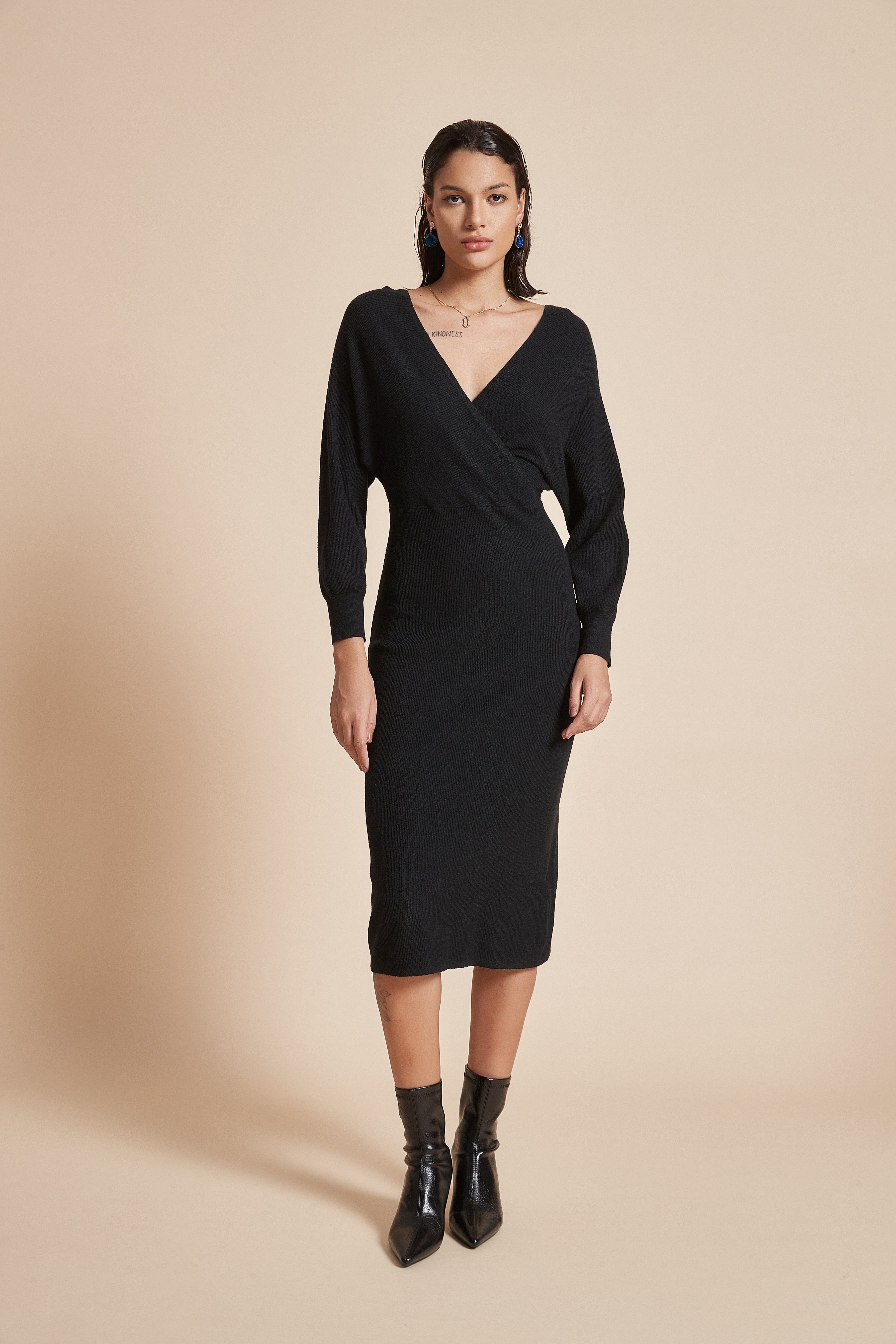 يولا فستان ميدي سادة بقصة لف وكم طويل فراشة مع رقبة على شكل قلب