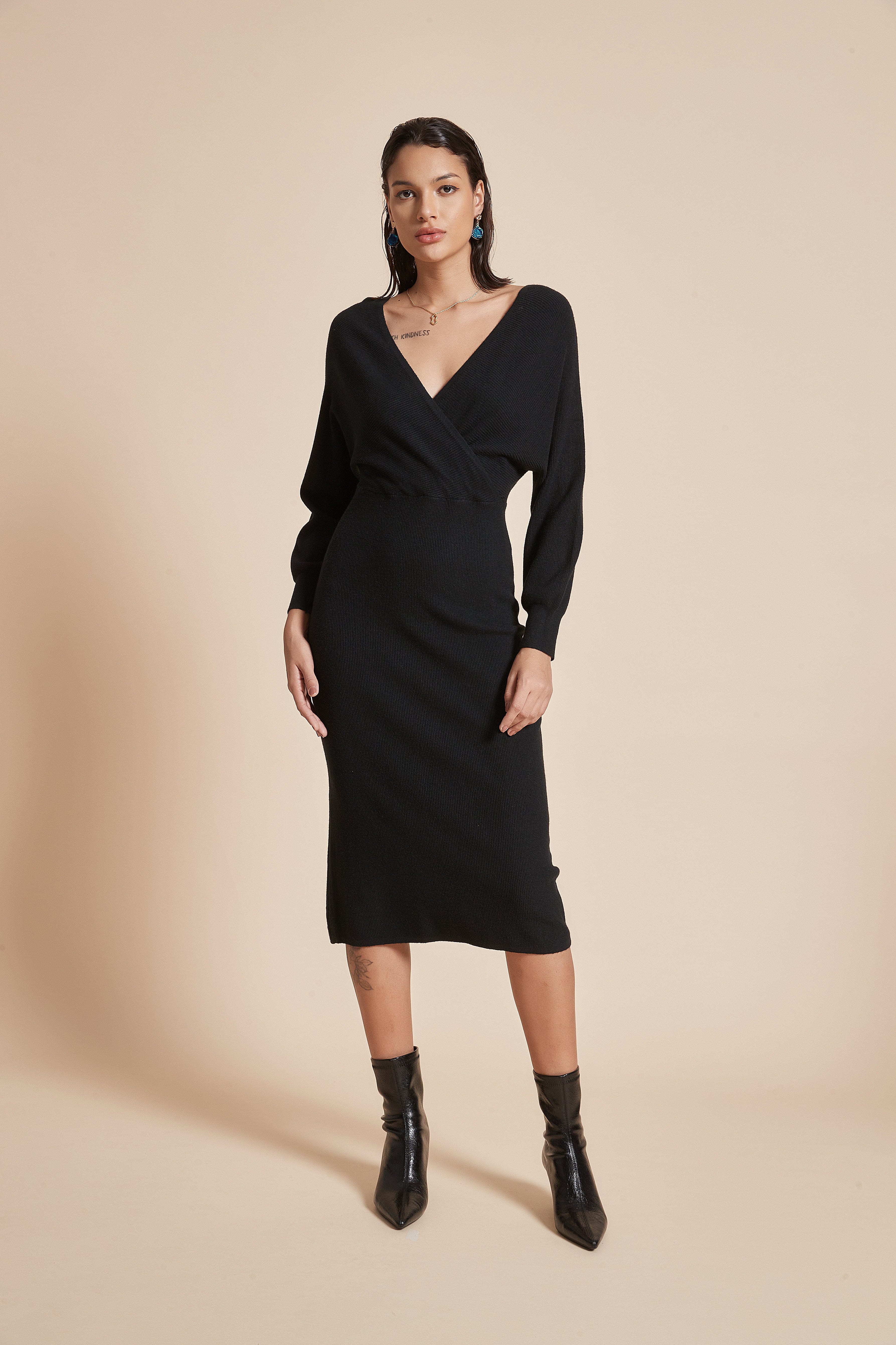 يولا فستان ميدي سادة بقصة لف وكم طويل فراشة مع رقبة على شكل قلب