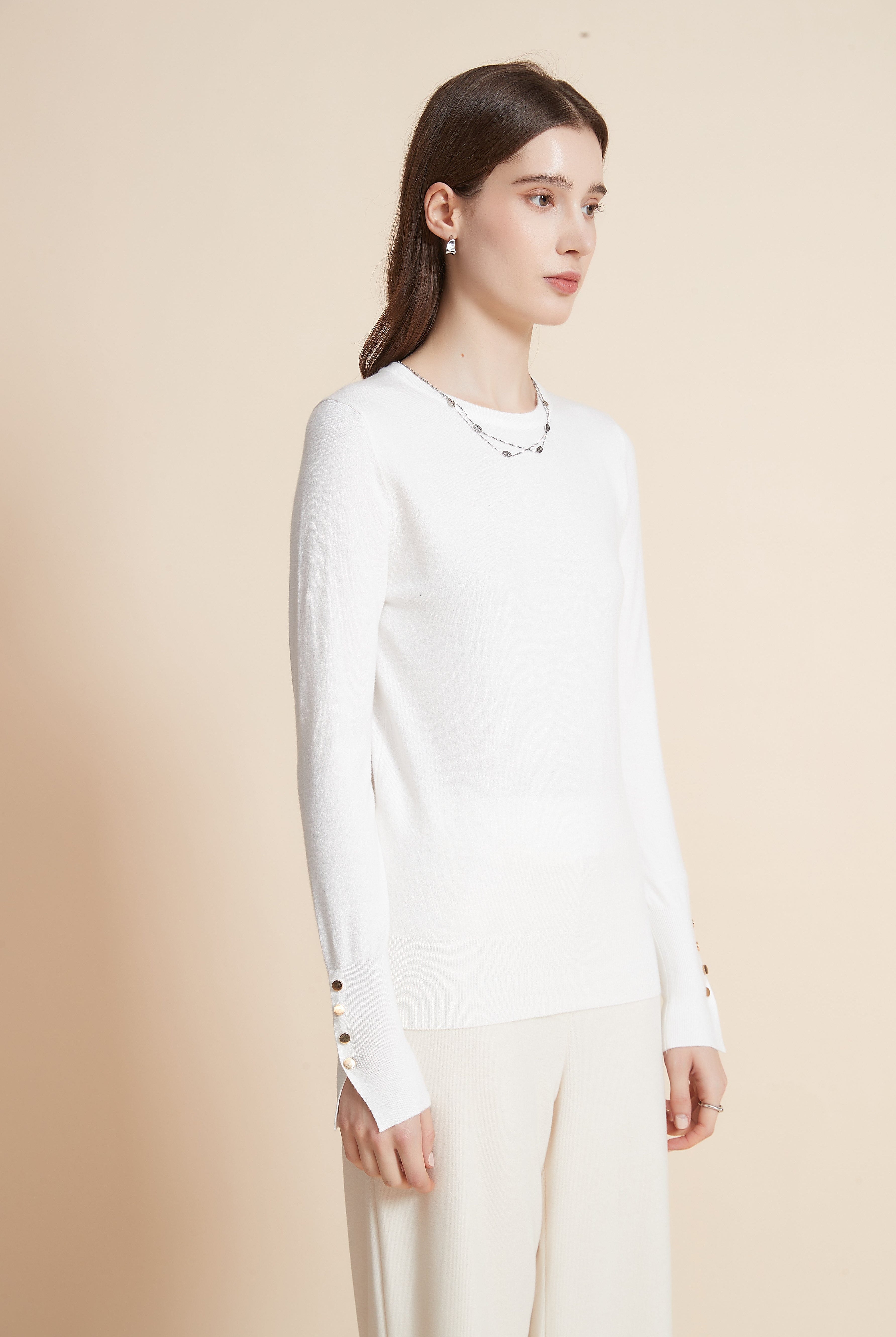 يولا سترة نسائية برقبة مستديرة سادة مع كم طويل وأزرار