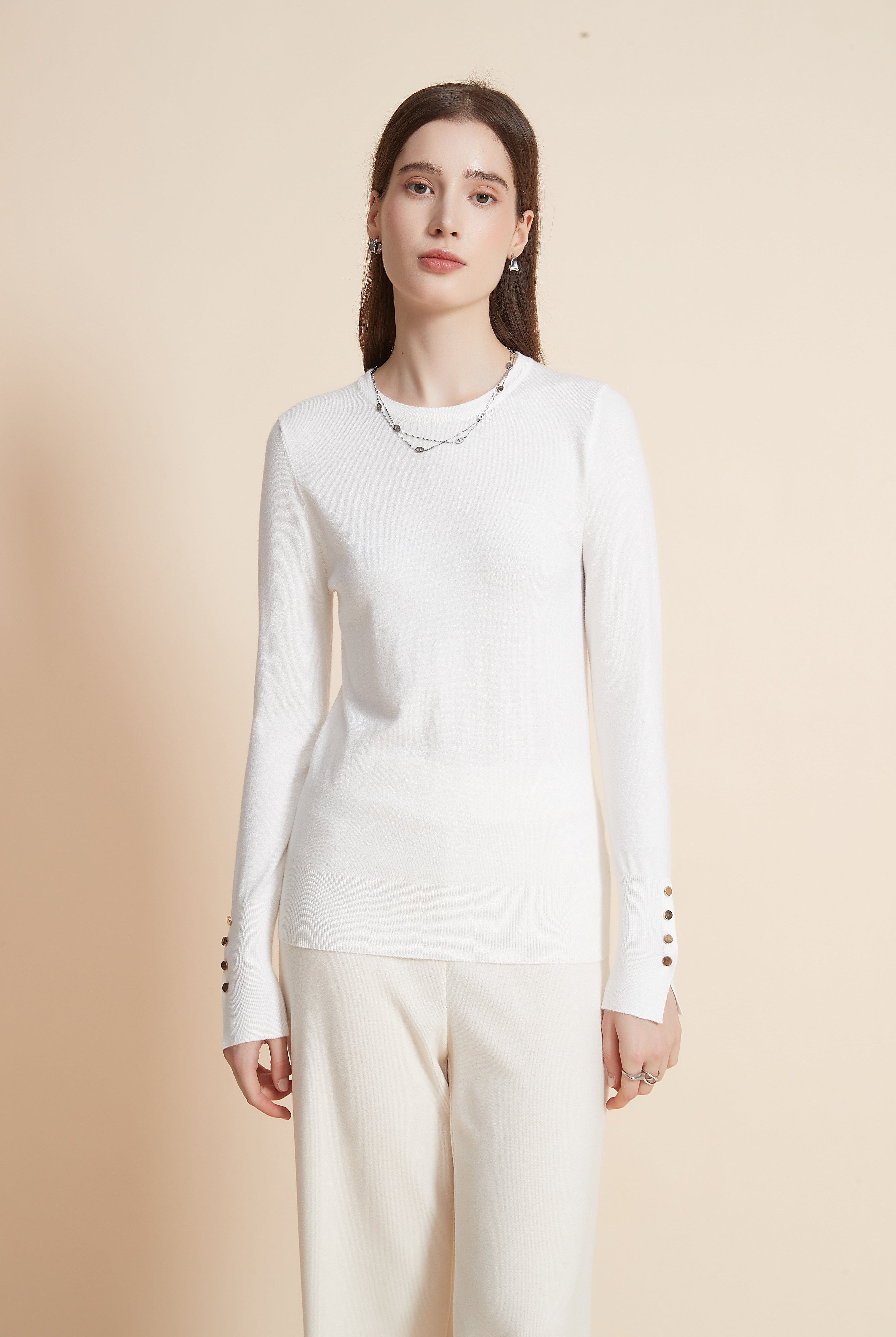 يولا سترة نسائية برقبة مستديرة سادة مع كم طويل وأزرار