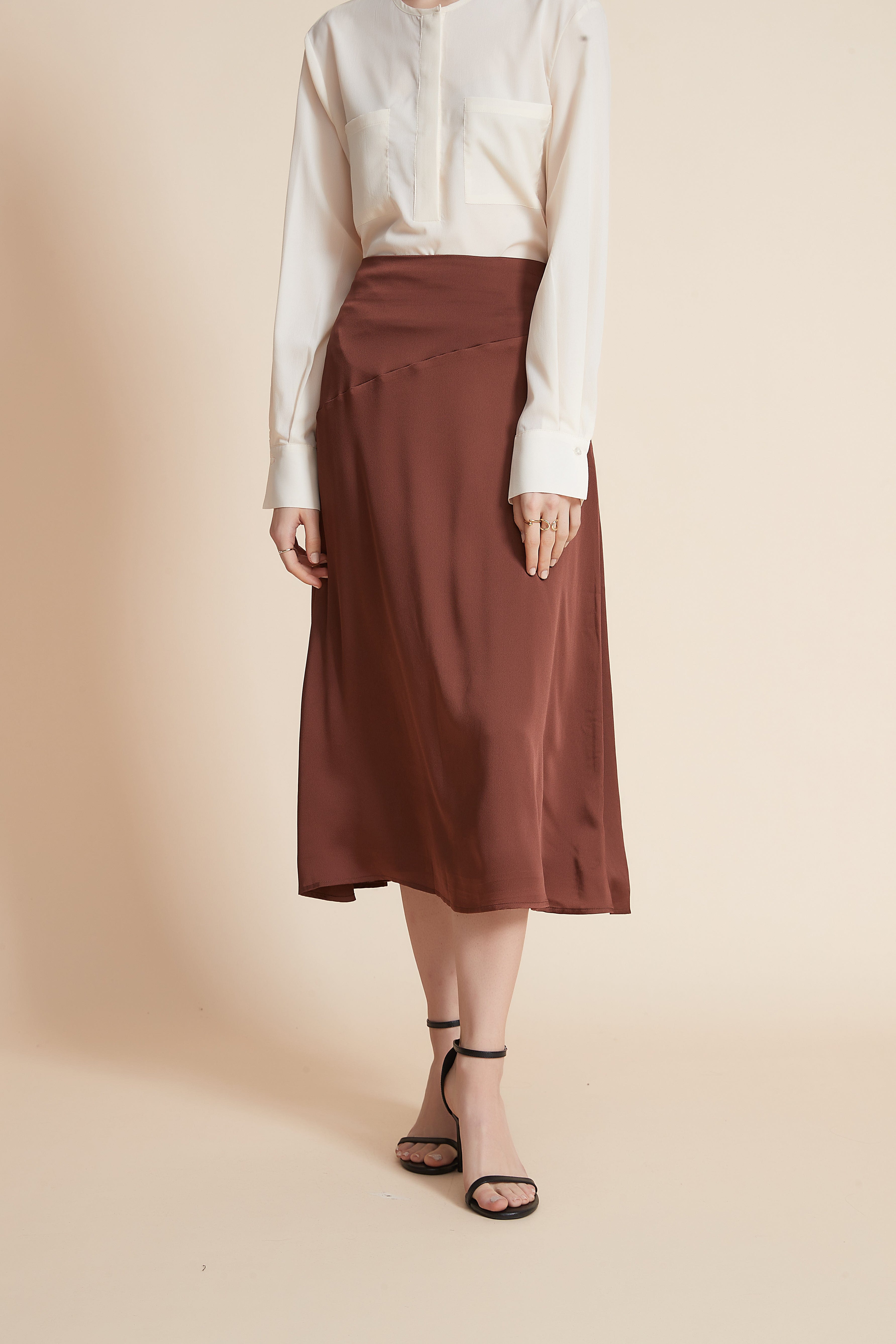 يولا تنورة نسائية ميدي سادة واسعة