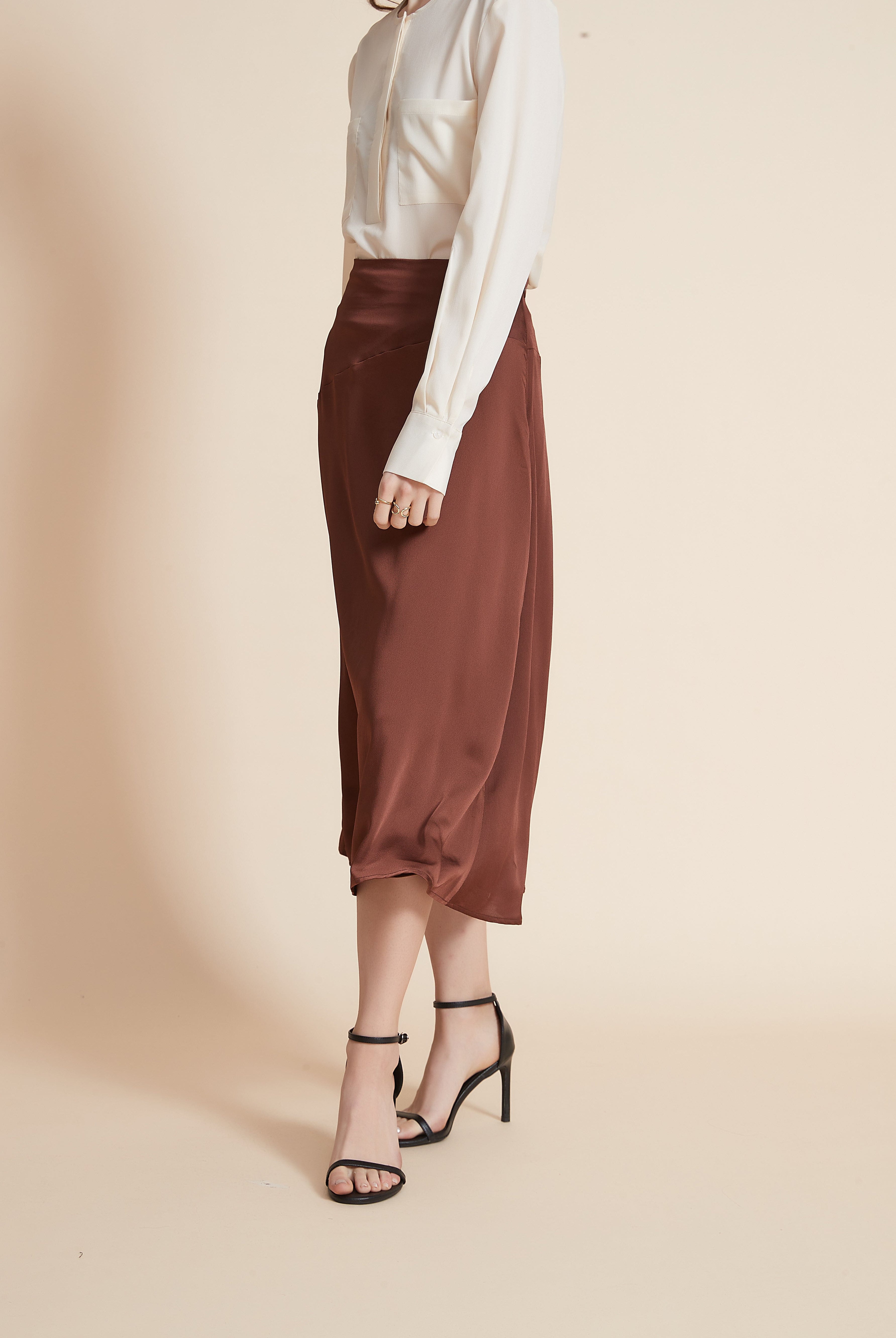 يولا تنورة نسائية ميدي سادة واسعة